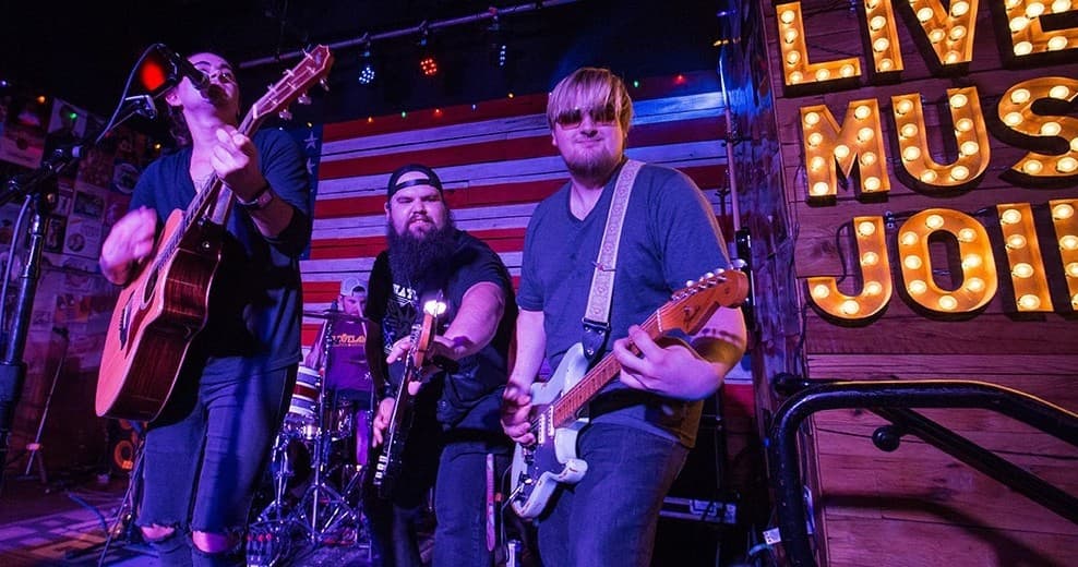 Vibrant Karaoke Night at Rowdy's Wild Rides in Nashville