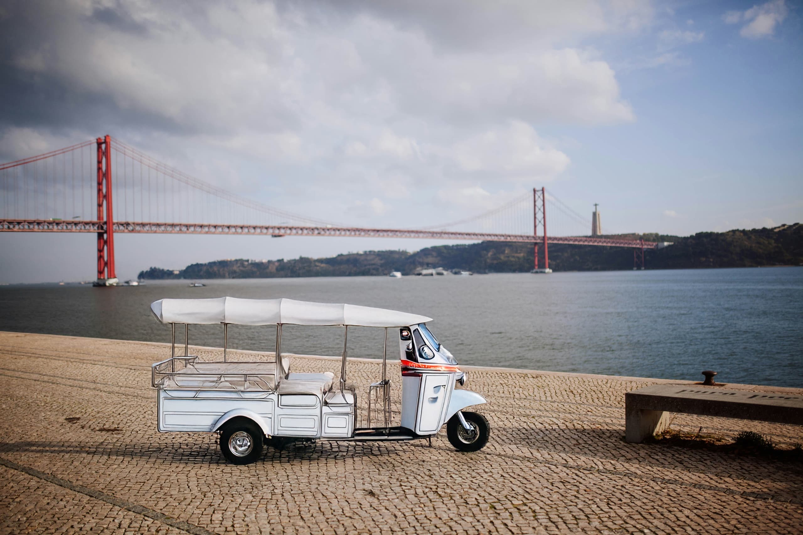 Lisbon Tuk Tuk Tour & Tastings with World Experience