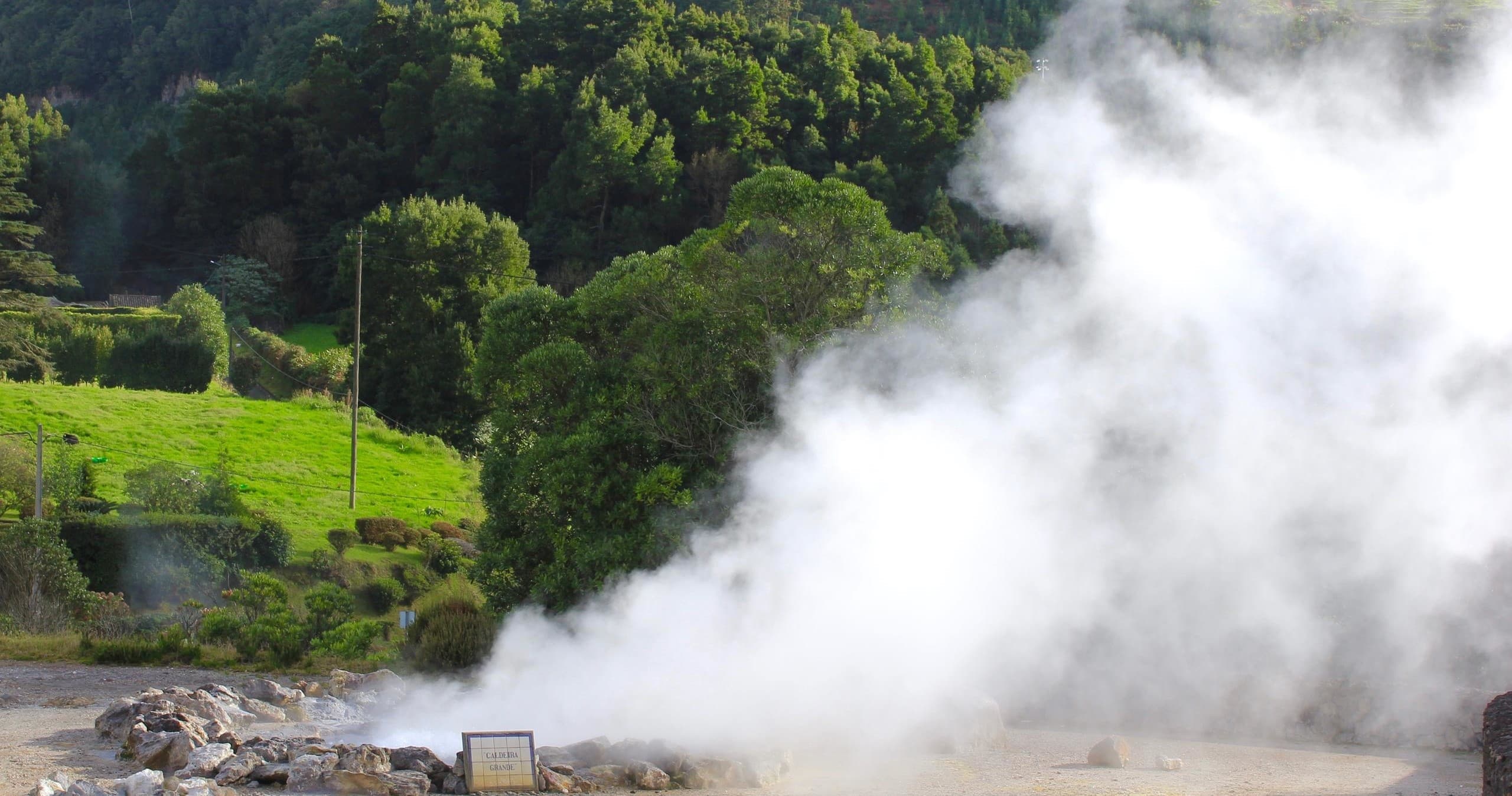 Hiking in Furnas with BigBlue Adventures in São Miguel