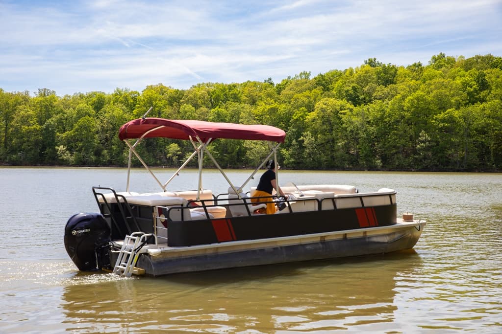 26' Bentley Encore Pontoon Rental in Murray, Kentucky