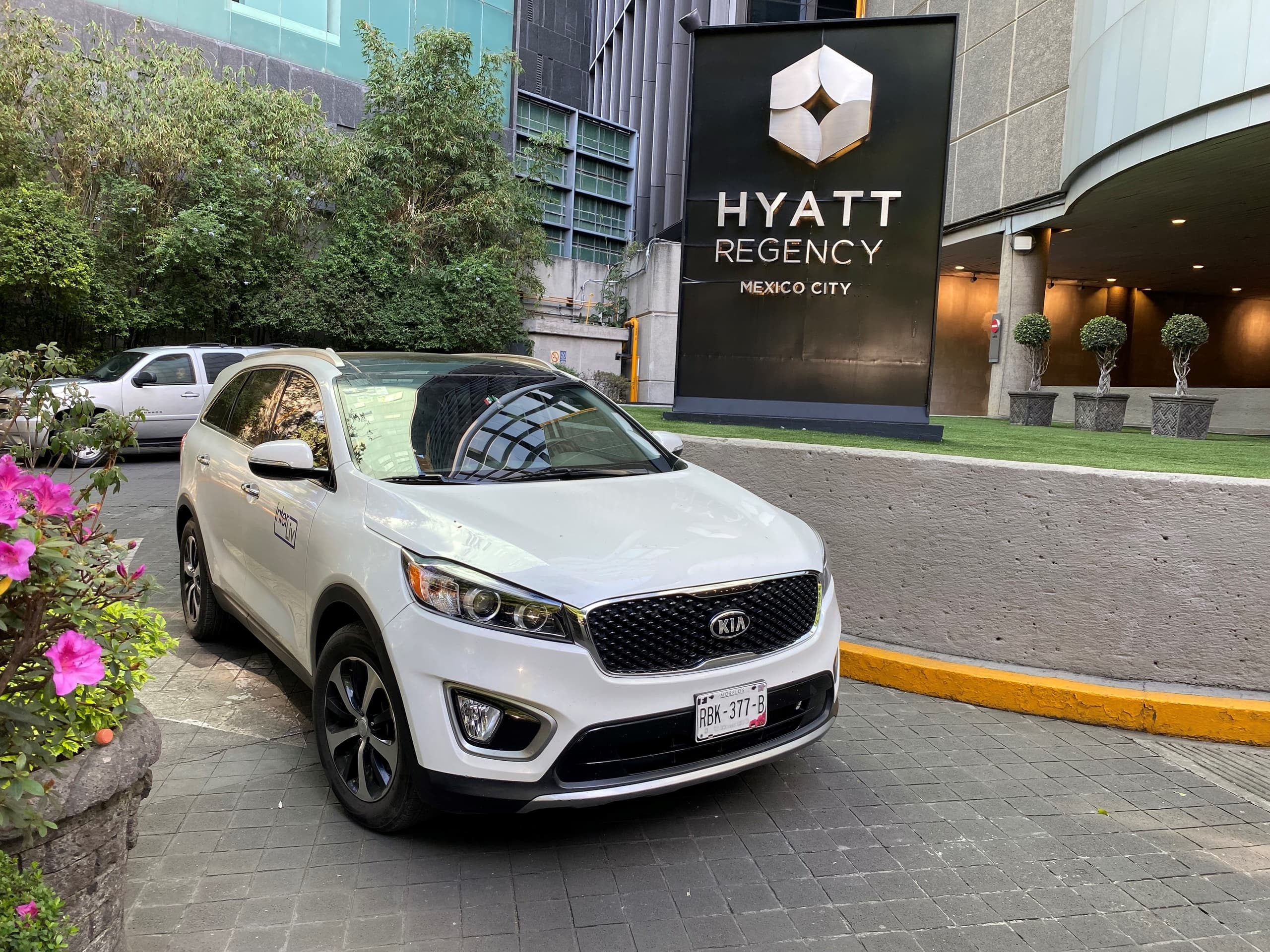 Effortless Airport Transfers in Mexico City with Interliv Travel