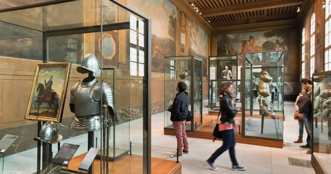 Private War Museum Tour in Paris with Babylon Tours photo 1
