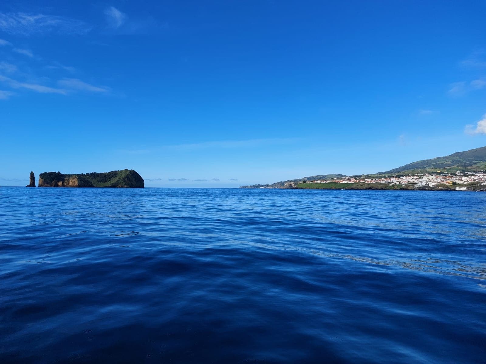 Boat Tour at Ilhéu de Vila Franca do Campo by OceanEye Azores