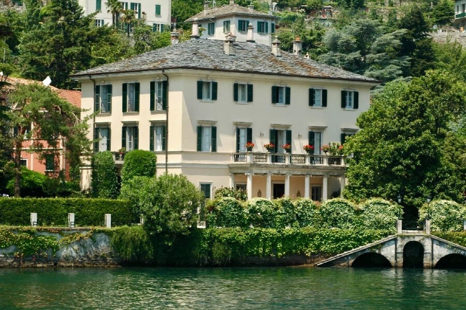 Waterfront villa with terraces and lakeside greenery on Lake Como