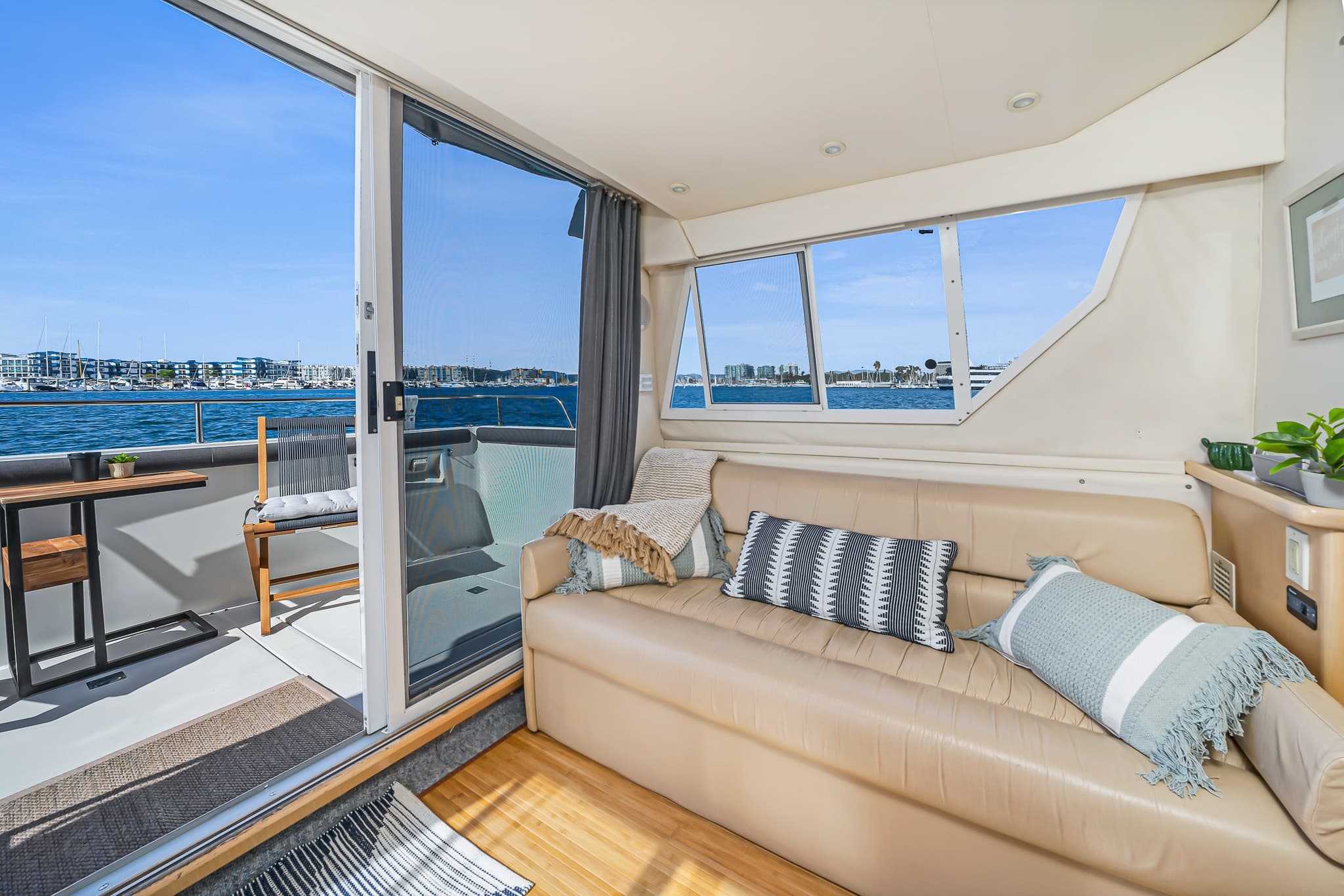 Exclusive 4-Hour 40ft Calico Yacht Charter in Marina del Rey