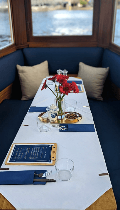 Private Dinner Cruise with Boat Rental Amsterdam on Canals