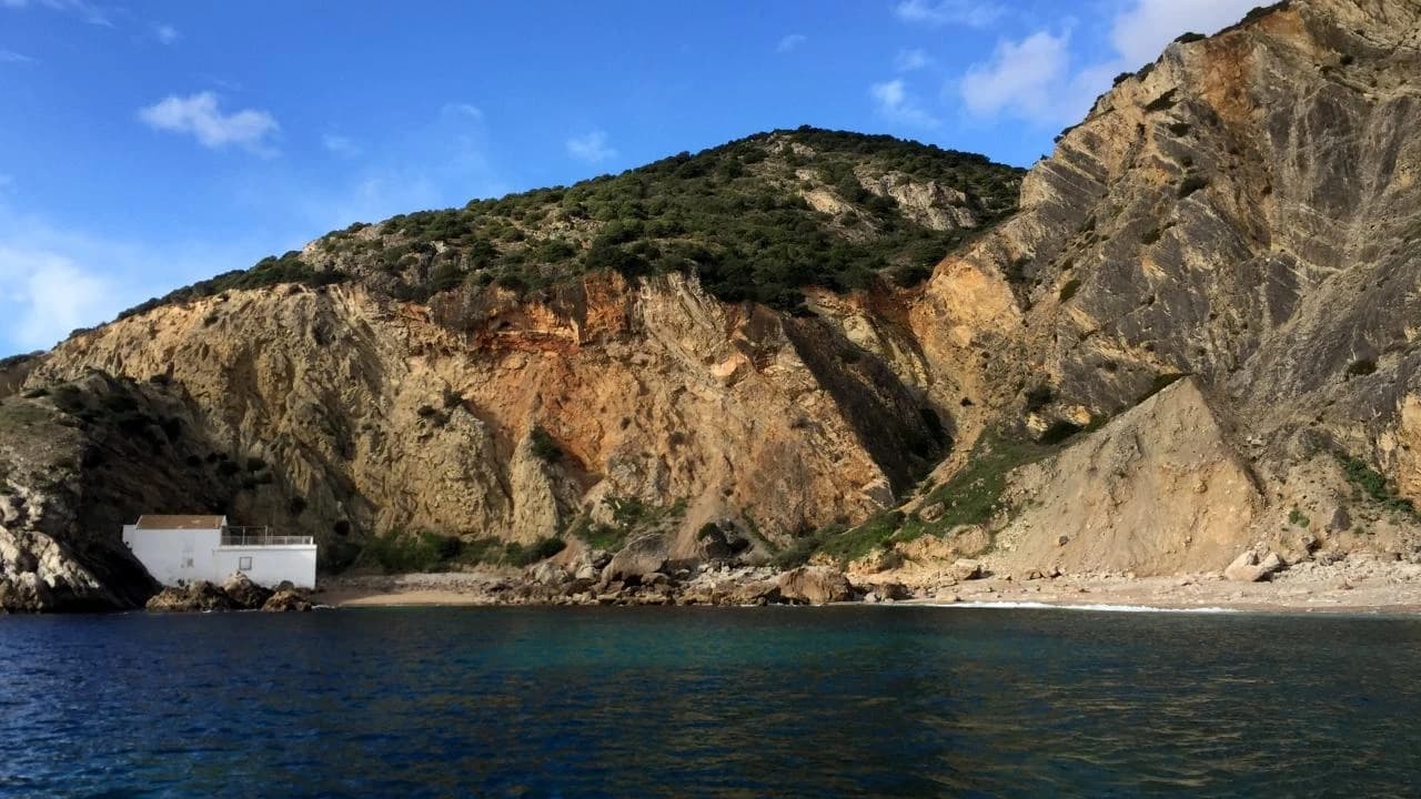 Sea Dreams Boat Tour to Praia da Cova da Mijona, Sesimbra