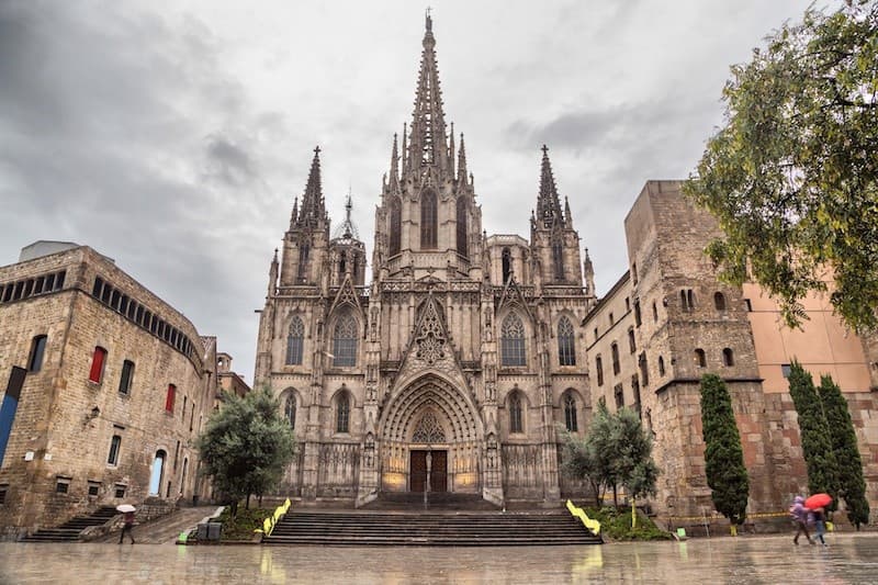Two Hours in Barcelona’s Gothic Quarter: A Walking Tour Through Roman Walls and Medieval Alleys photo 1