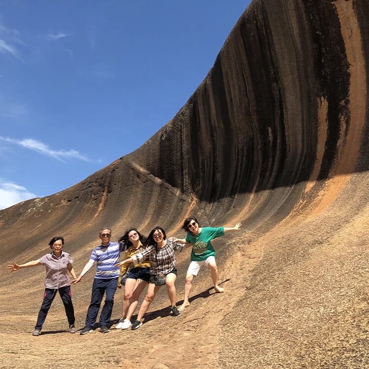 Perth to Wave Rock: Full-Day Adventure to Wave Rock, York & Pet Cemetery (Korean Guide)