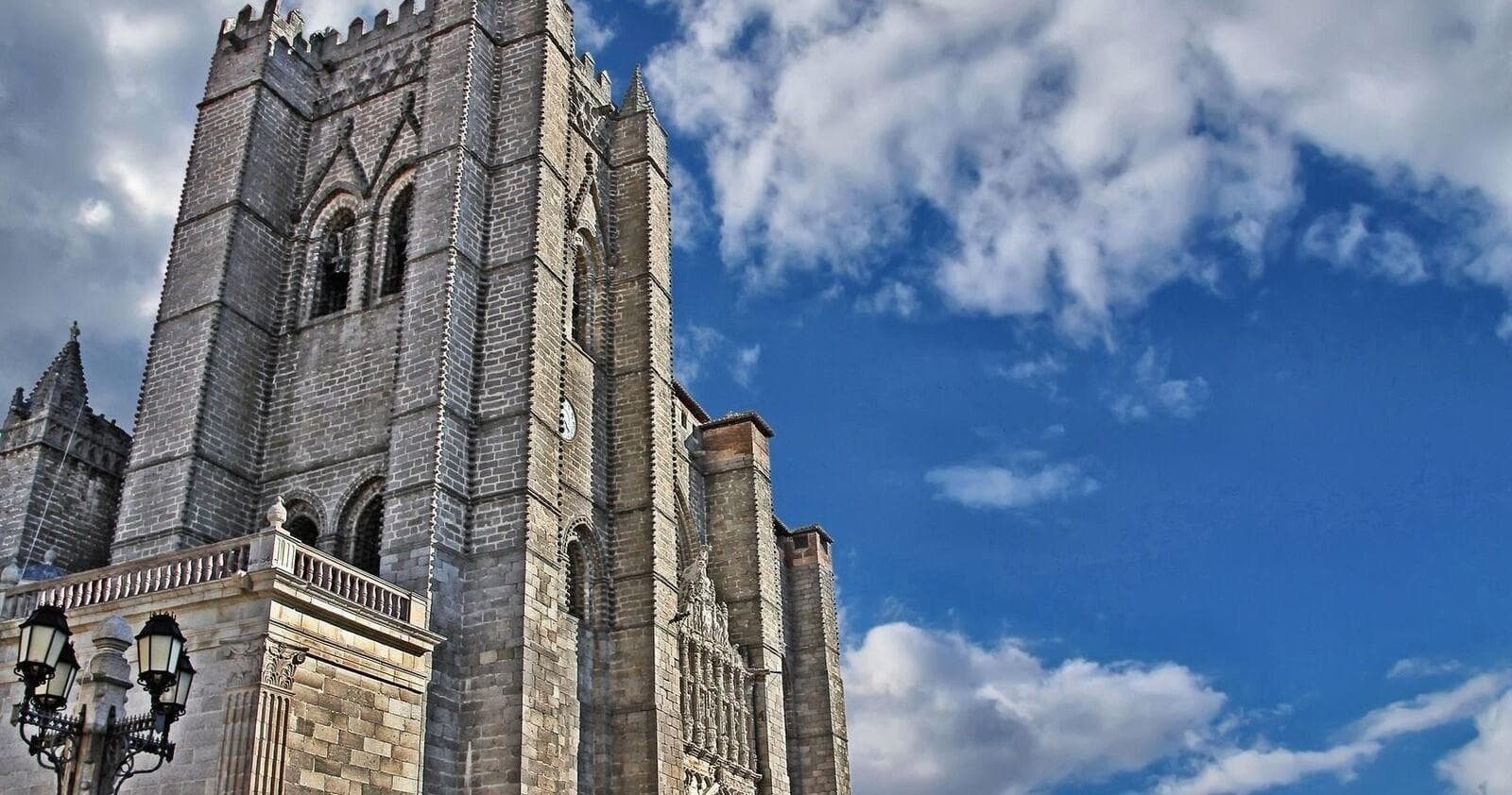 Cultural Day Trip to Avila & Salamanca by Amigo Tours