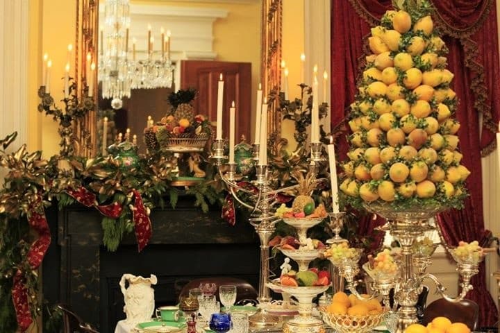 Holiday Candlelight Tours with Tours Natchez, LLC