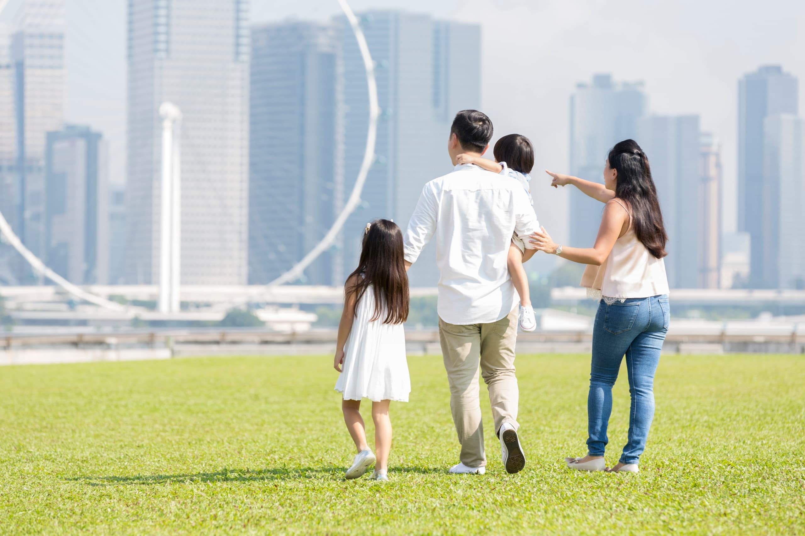 Marina Bay Private Photoshoot: Helix Bridge, Supertrees & Merlion Portrait Session photo 2