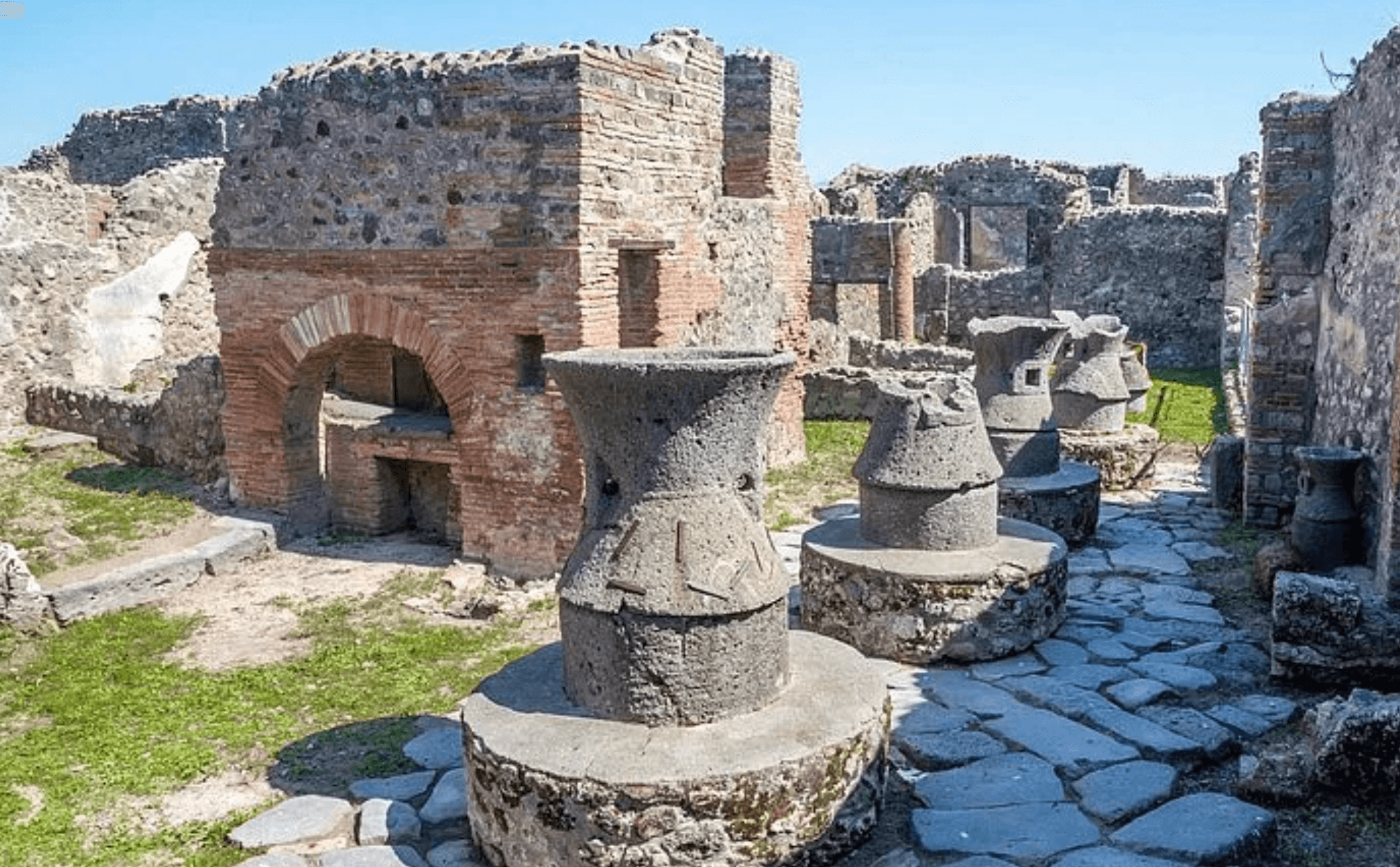 Pompei Guided Tour & Entry with Taste the Experience