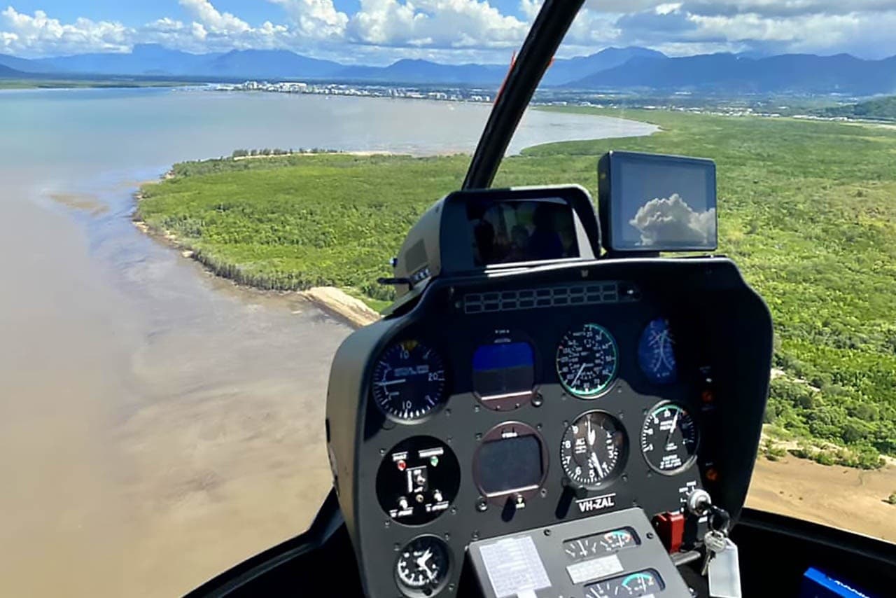 Reef & Rainforest From Above: 45-Minute Cairns Helicopter Scenic Flight photo 3