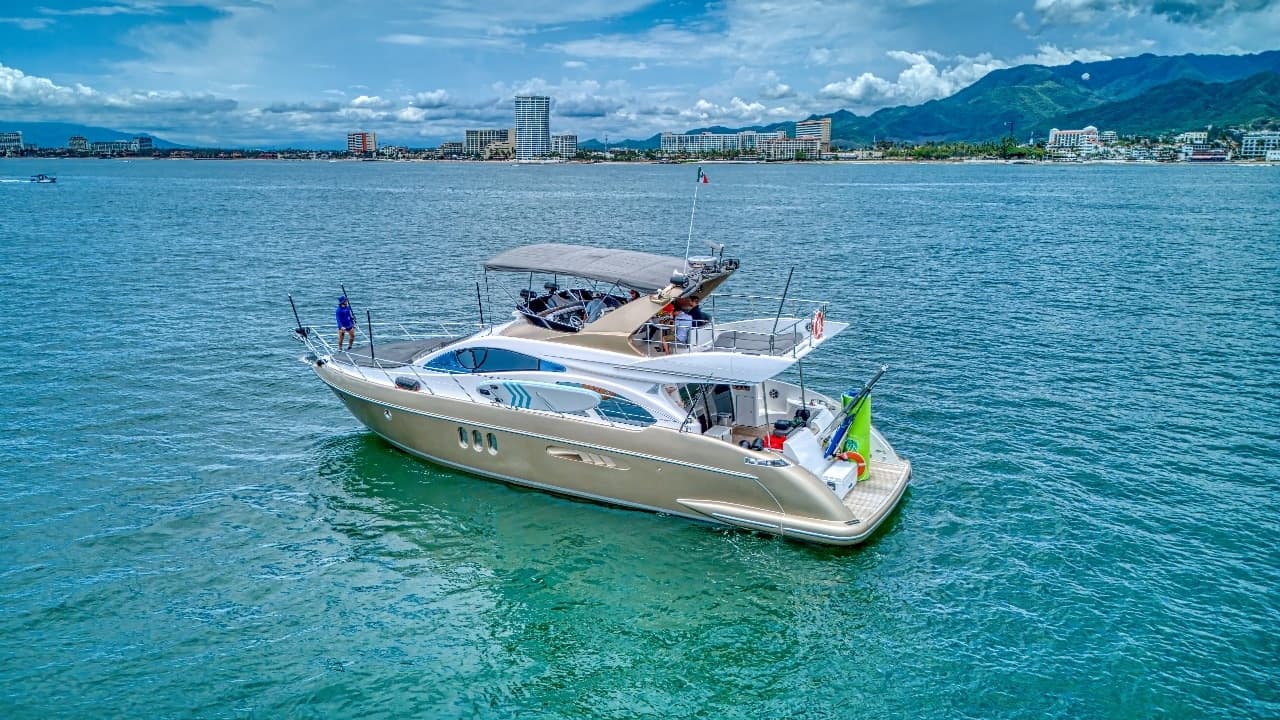 Luxury Yacht Charters & Cruising in Puerto Vallarta