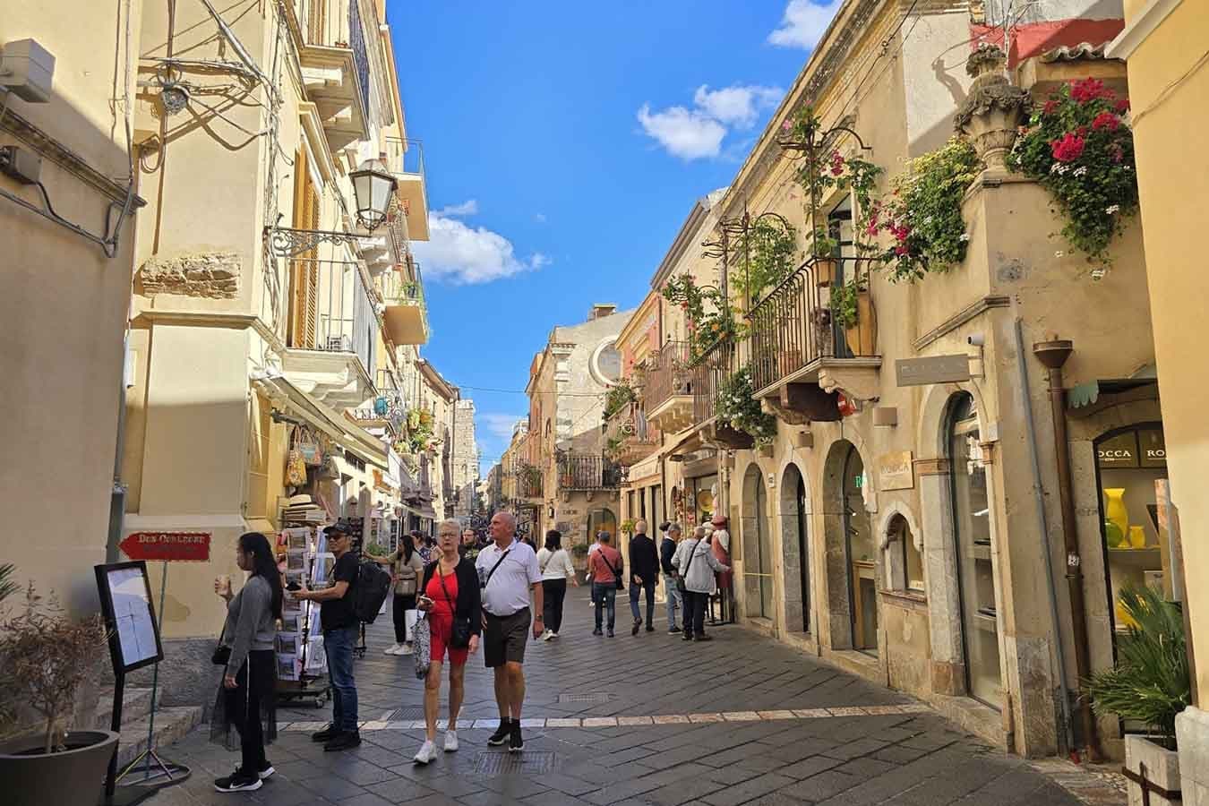 Taormina & Castelmola: Six‑Hour Day Tour from Messina with Mount Etna Views photo 1