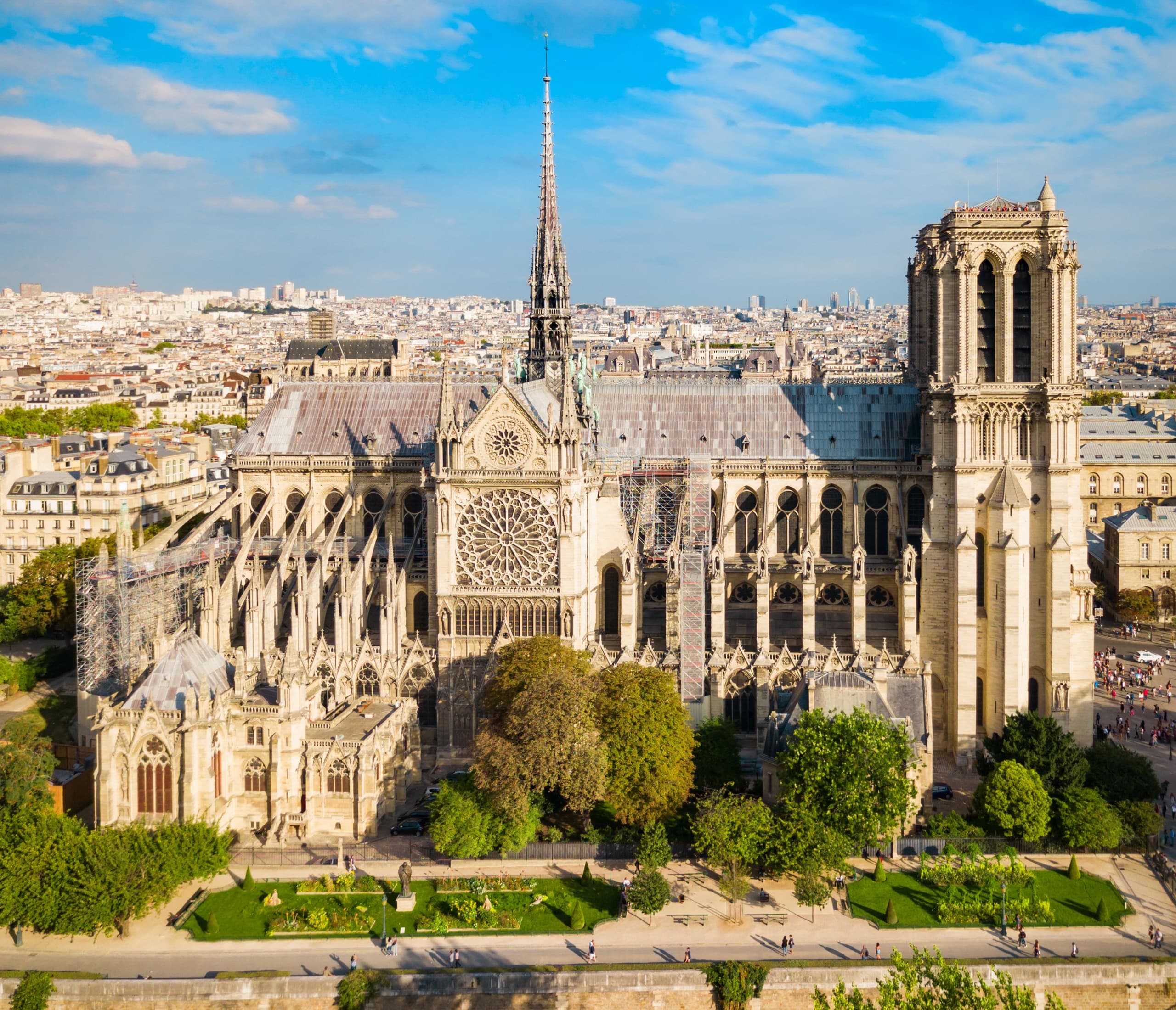 Explore Paris’ Notre Dame Cathedral & Sainte-Chapelle: Historic Gothic Marvels and Ile de la Cité Walk