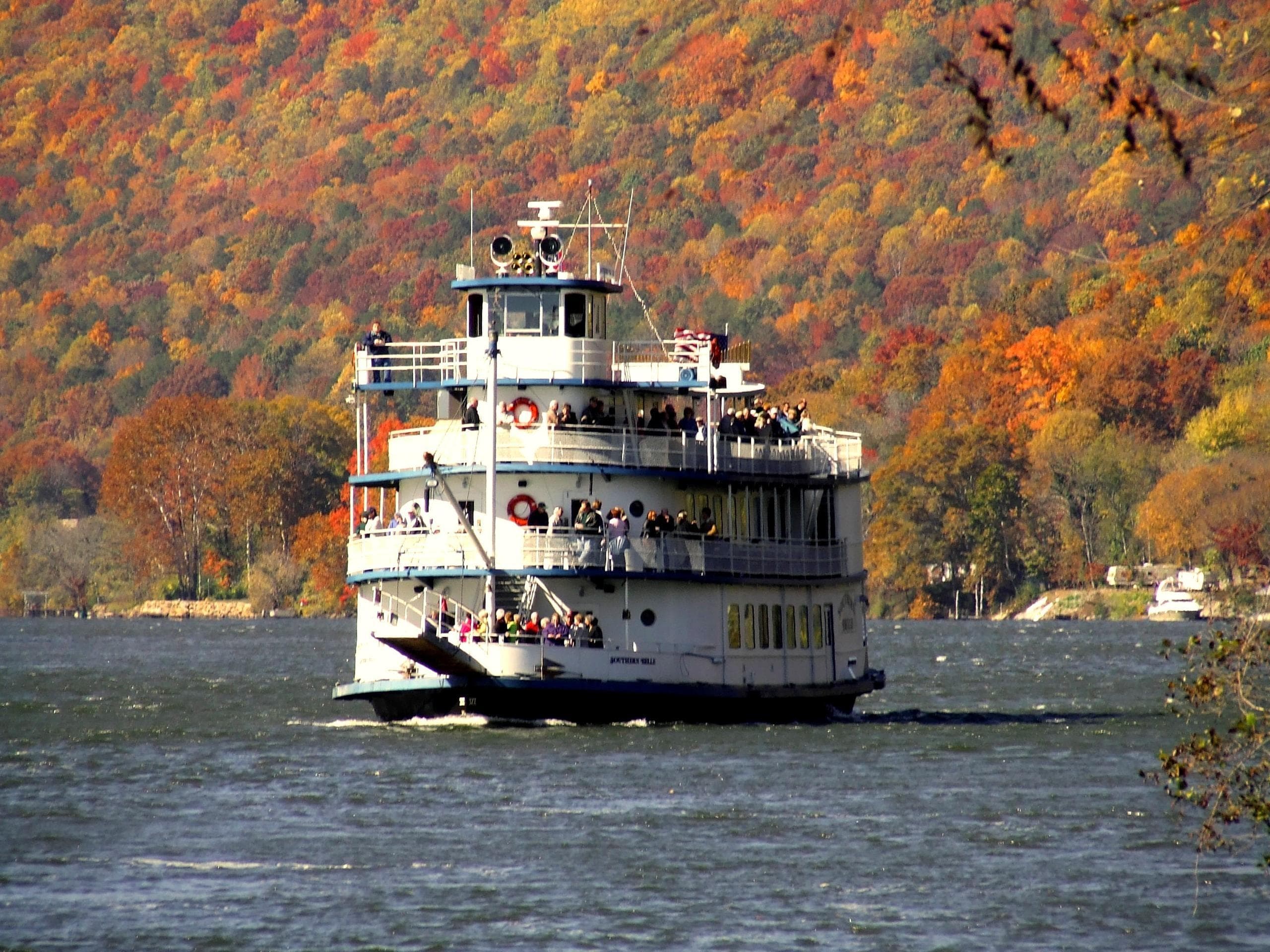 Thanksgiving on the River with The Southern Belle Riverboat in Chattanooga