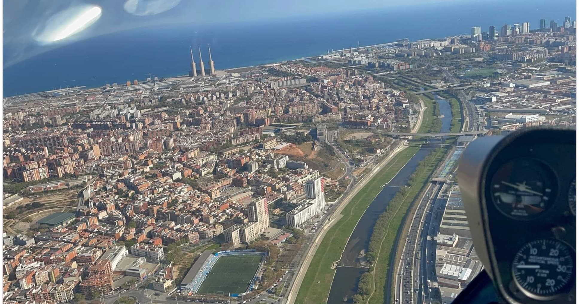 Aerial Tour of Barcelona and Montmeló F1 Circuit with Helicóptero Barcelona