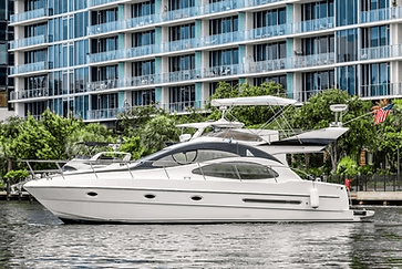Private 45ft Azimut L Charter on Biscayne Bay: Miami Yacht Cruise with Floating Mat