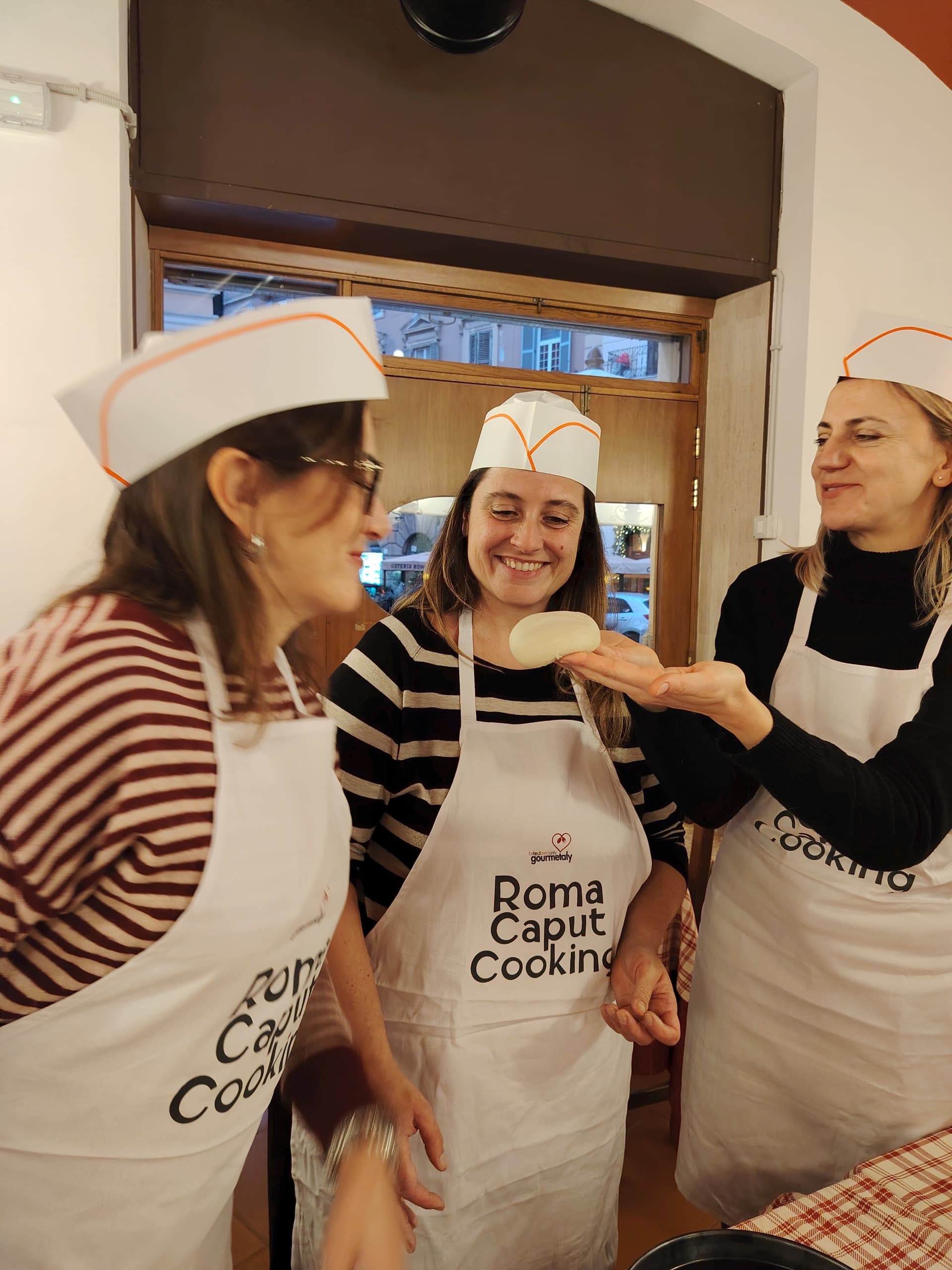 Hands-On Roman Pizza Class in Trastevere: Walk, Bake & Gelato Evening