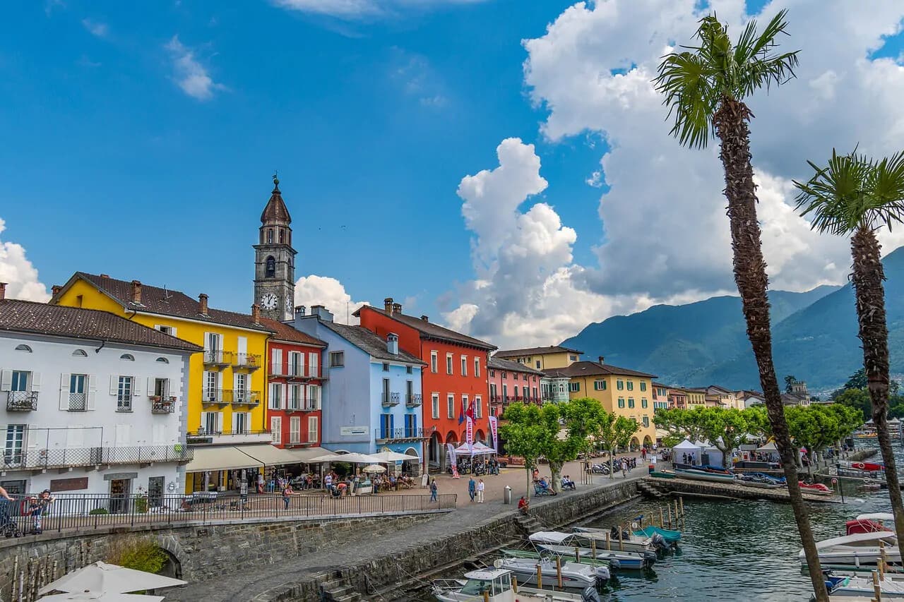 Isola Bella Day Trip from Milan: Palazzo Borromei, Terraced Gardens & Fishing Villages