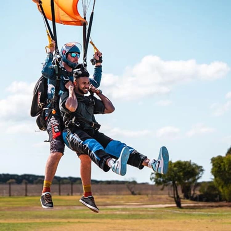 15,000-Foot Great Ocean Road Skydiving from Torquay: Tandem Freefall over Victoria Coastline