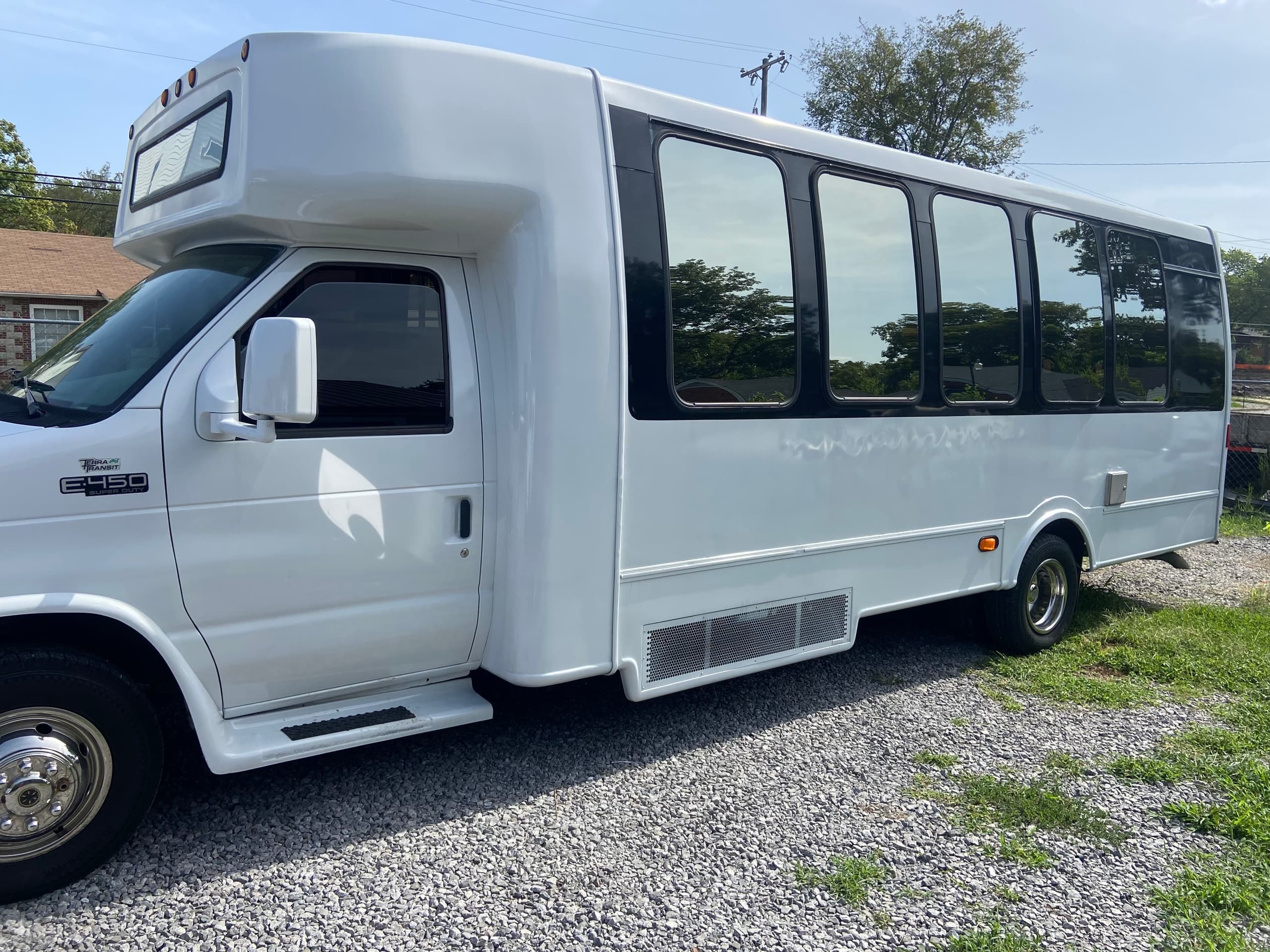 Group Transportation Service by R Team Party Bus