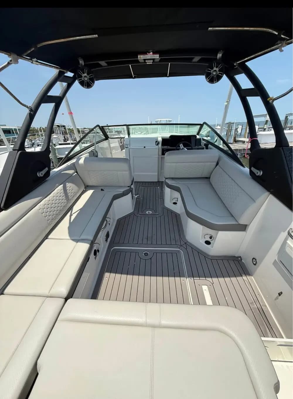 Sea Ray SDX 250 Rental — Sarasota Boat Rental (6 Hours, Up to 12 People)