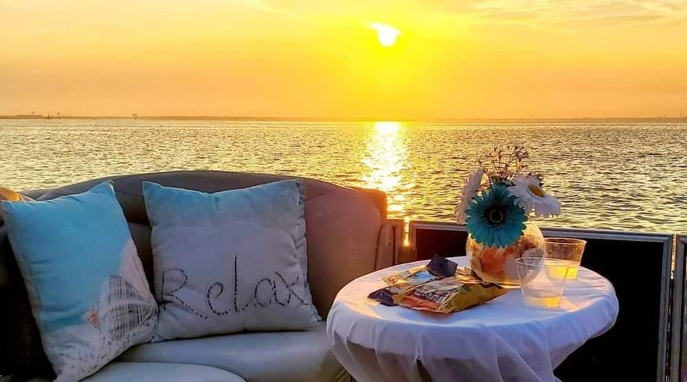 Water Activities: Sunset Harbor Cruise in Destin with FunDestin Adventures