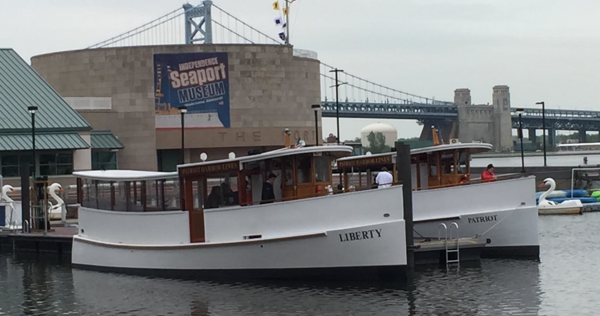 Private Luxury Cruise on Delaware River in Philadelphia