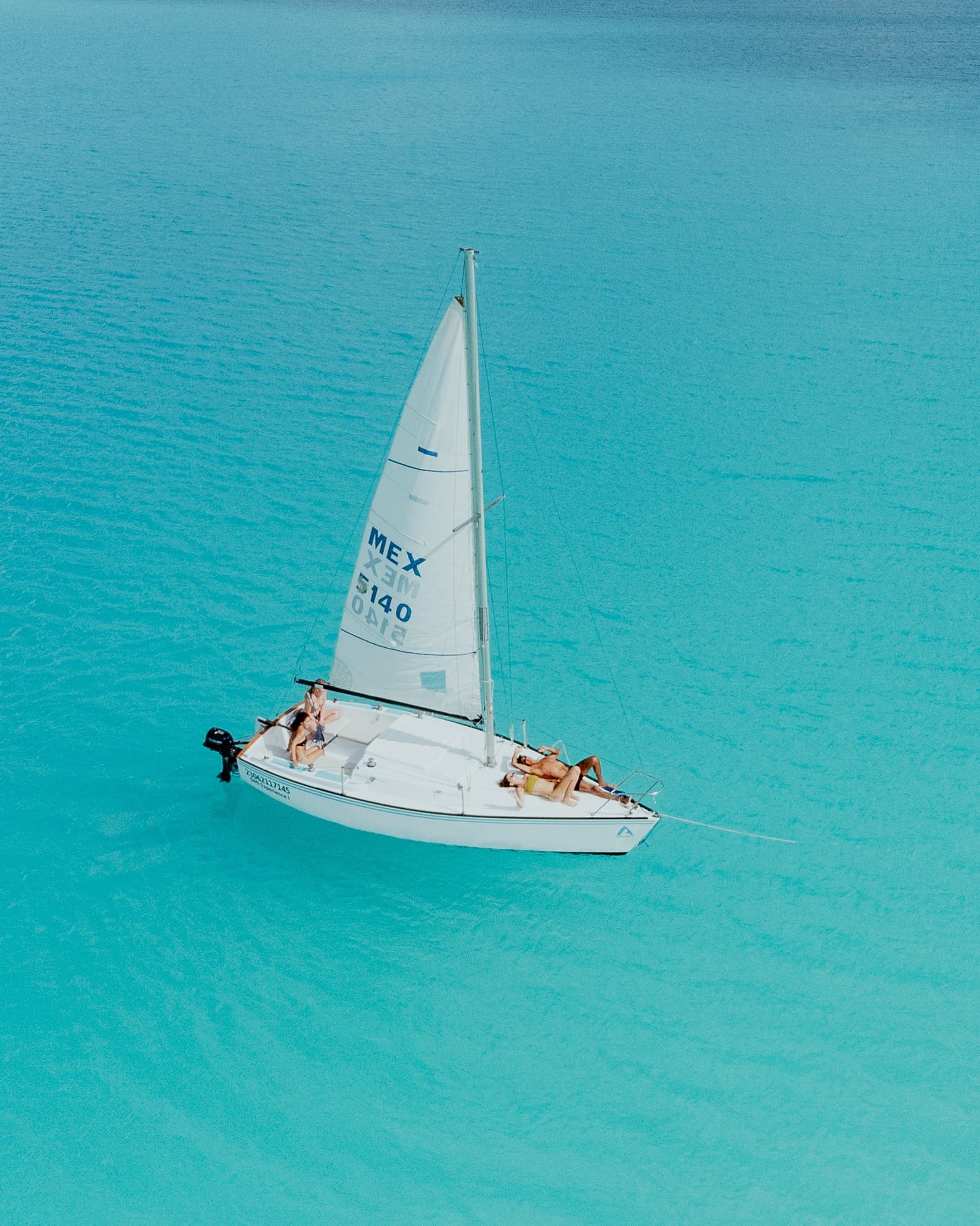 Private Monohull Sailing Tour in Bacalar by Adventure Lab