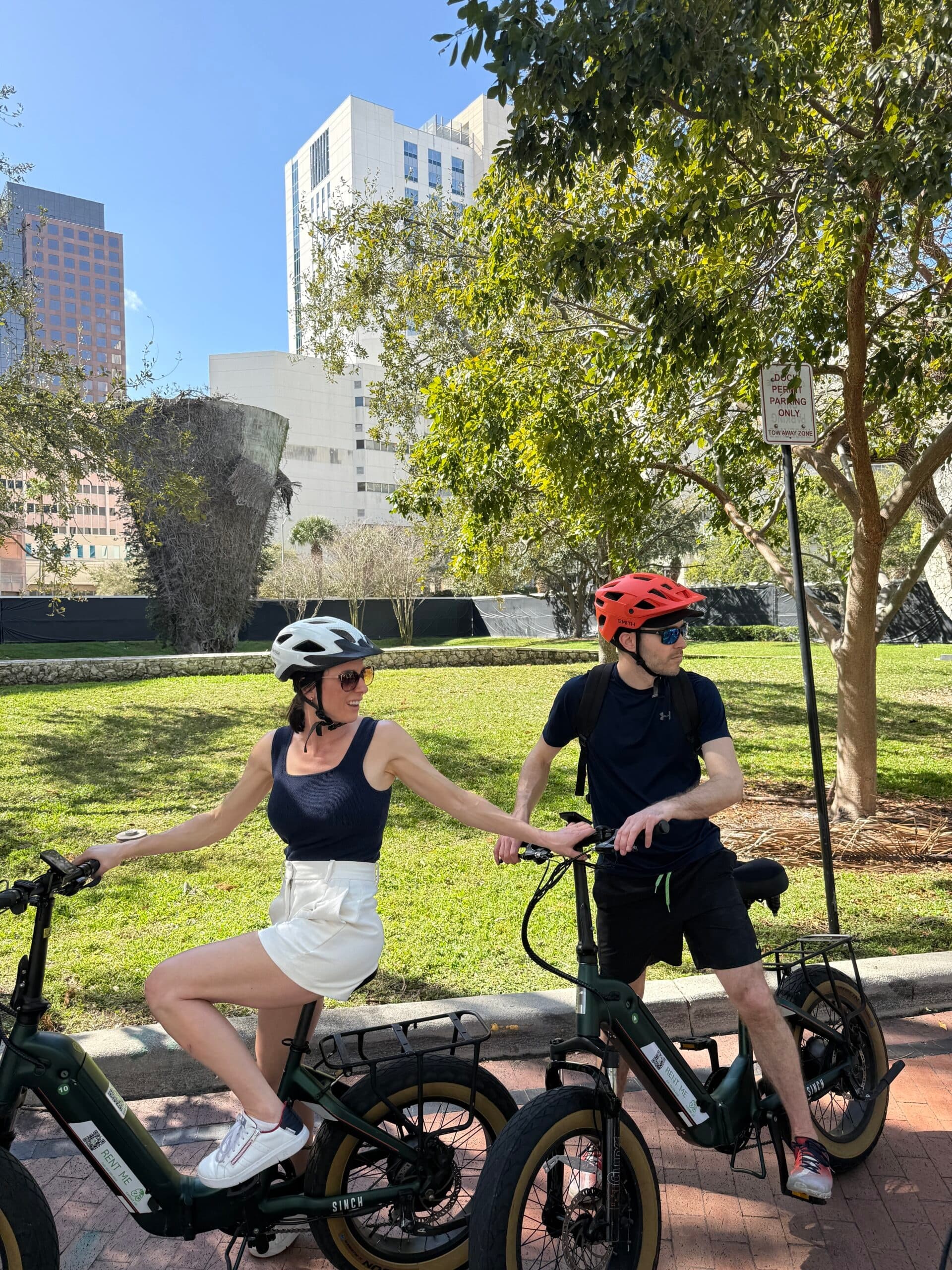 Spin Through Fort Lauderdale: 90‑Minute Cruise Stopover E‑Bike Tour with Free Bag Storage photo 1