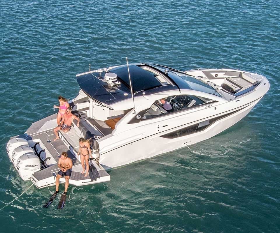 43' Giddy Up! Full Day Yacht Charter in Lakewood Ranch