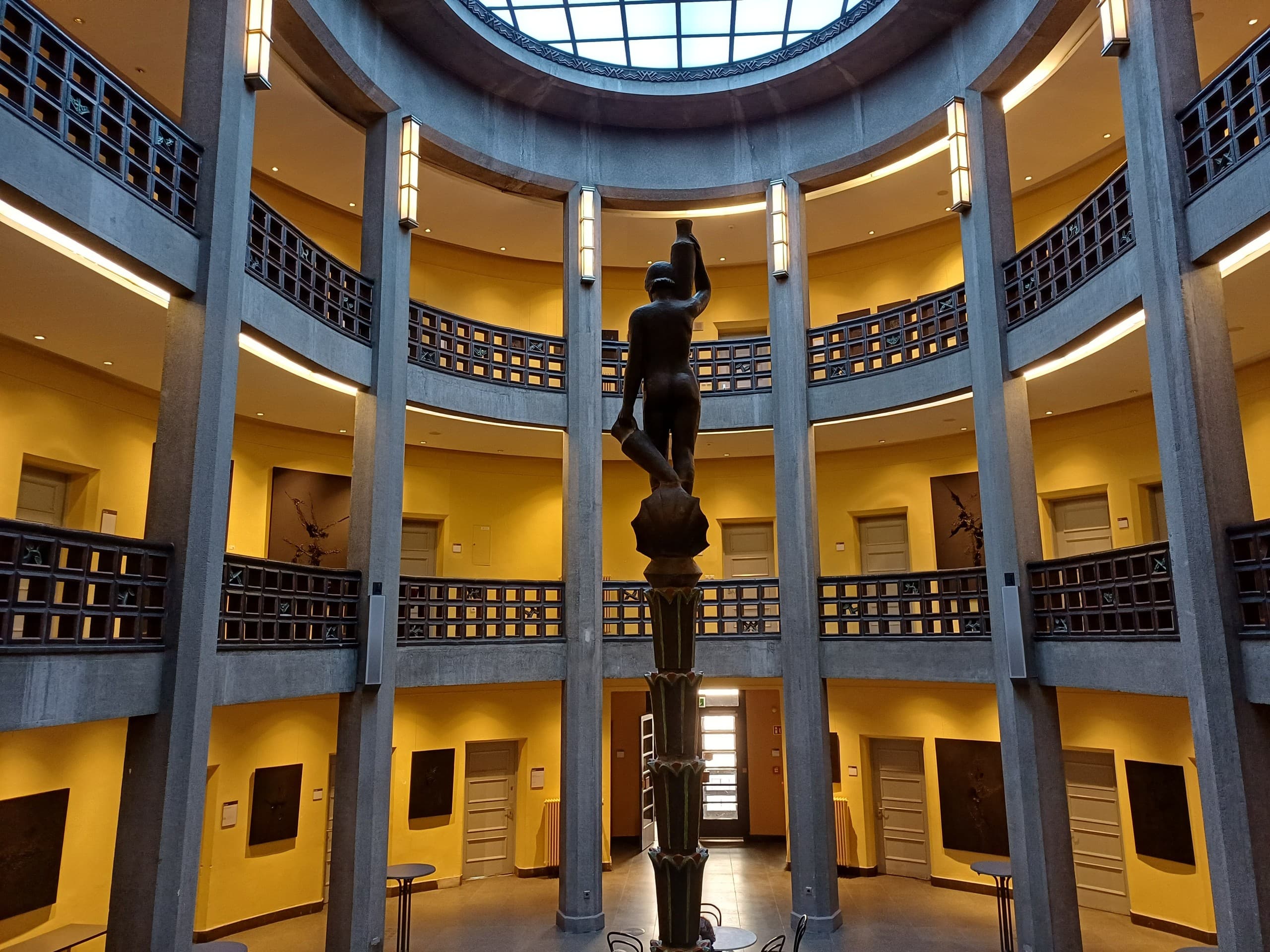 Justice Palaces of Hamburg: Guided Tour of the Justizforum and Historic Court Halls