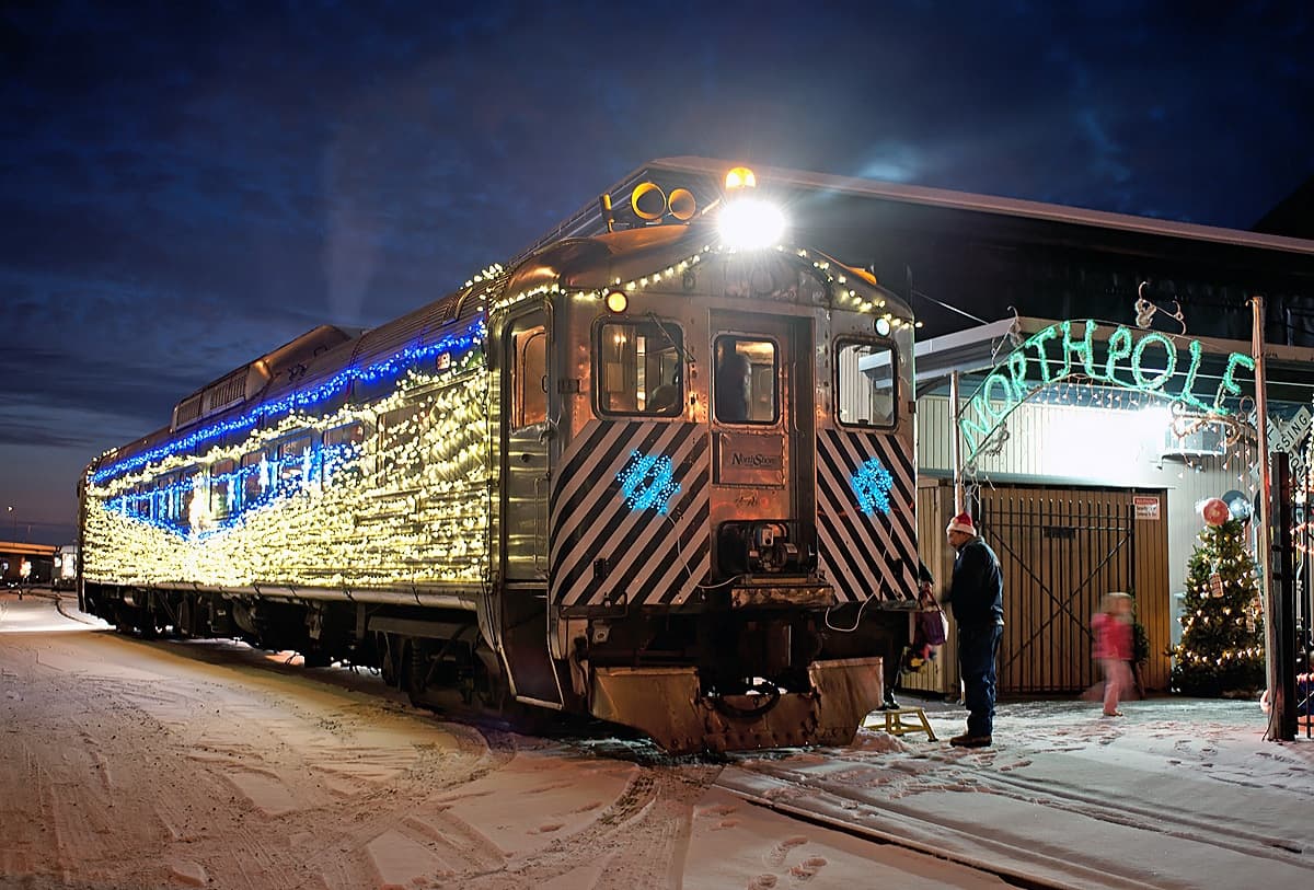 The Christmas City Express: Festive Train Ride in Duluth