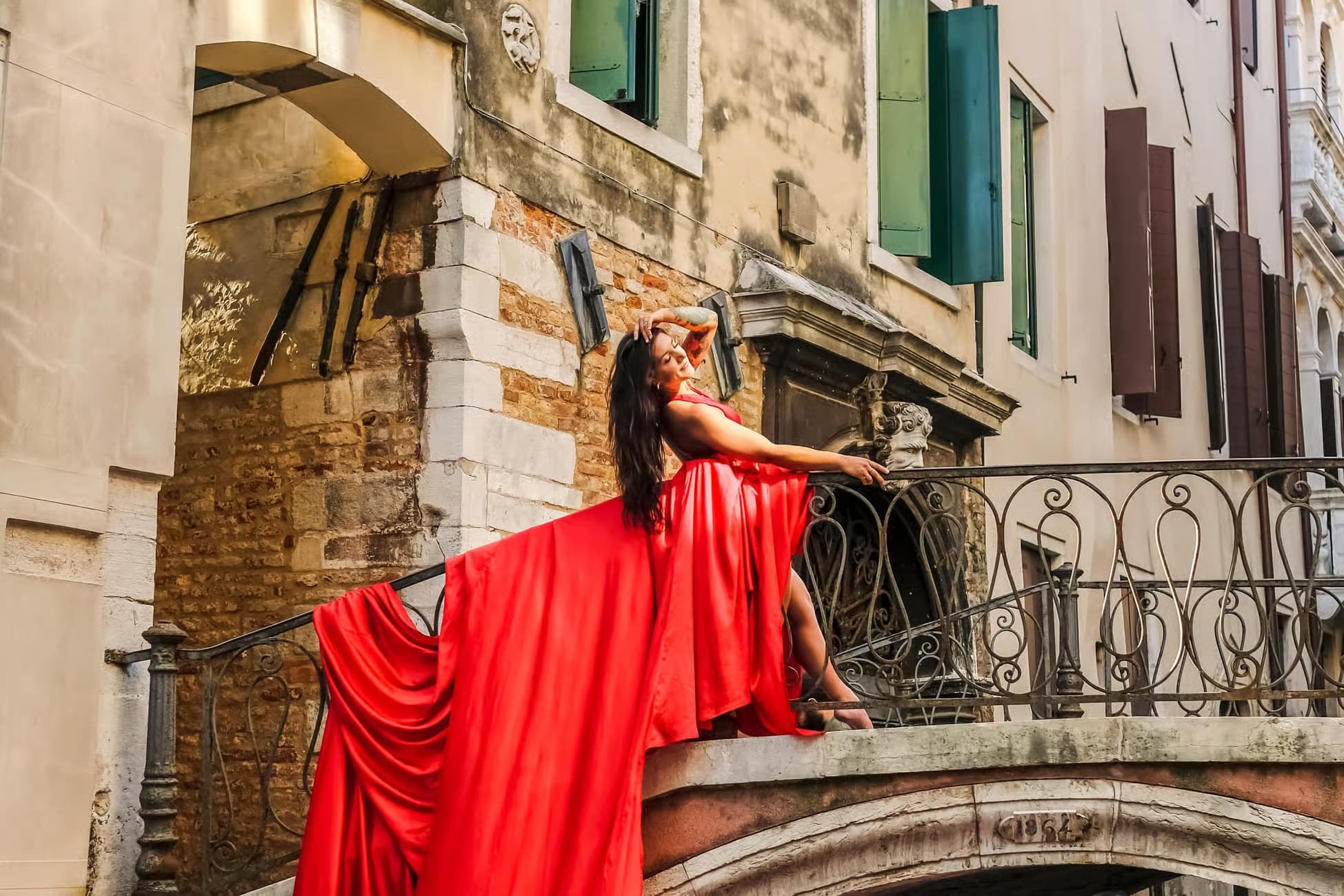 Cinematic Flying Dress Photoshoot in Venice Canals