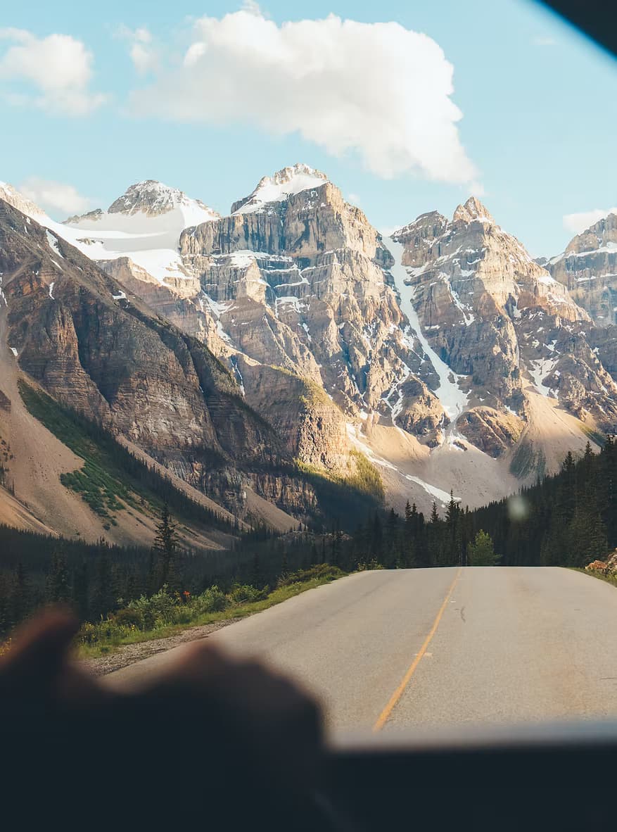 Custom Private Tours in Banff: Tailored 6.5-Hour Scenic Van Tours of Lakes, Peaks & Wildlife