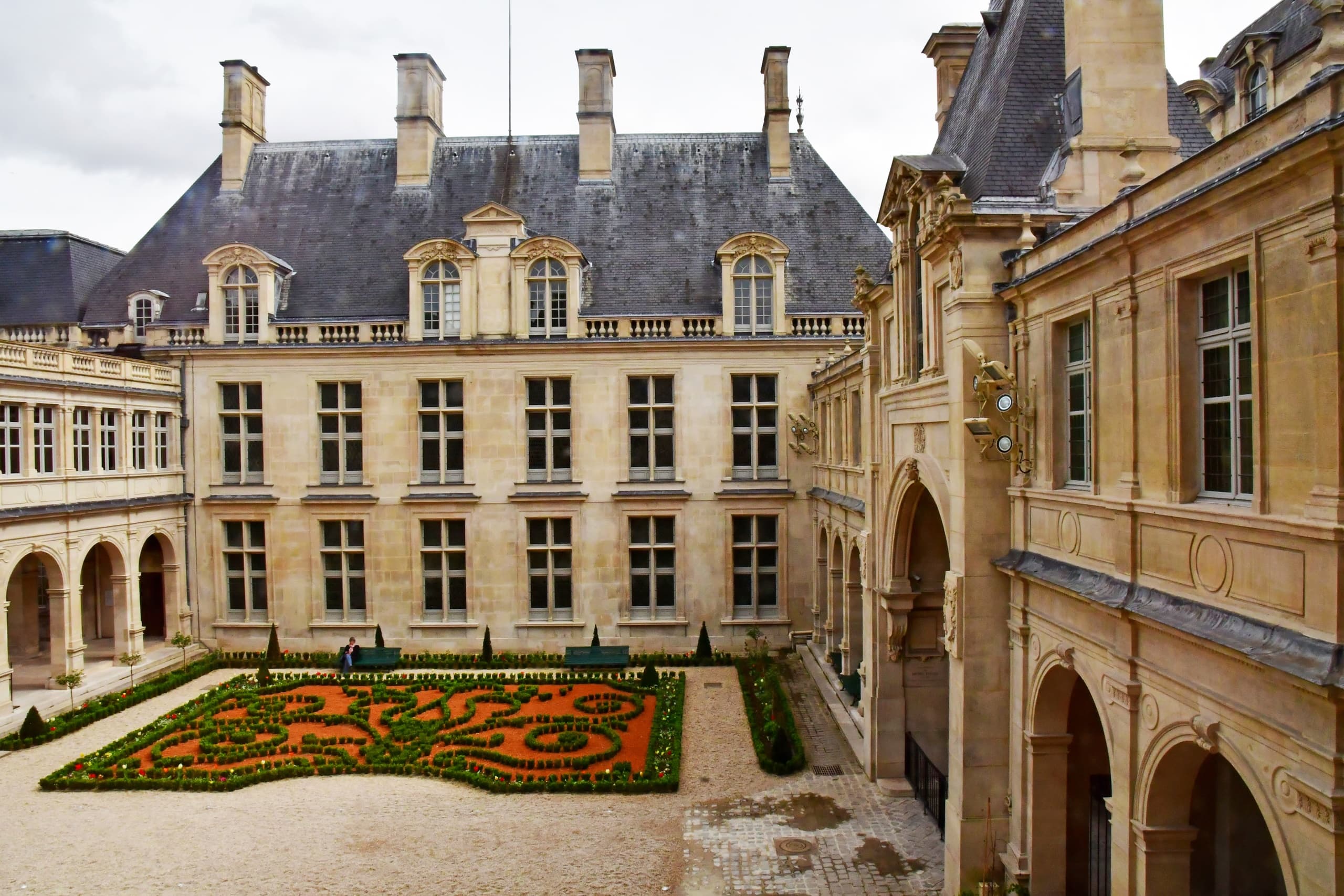 Le Marais Tour in Paris by Walkative!