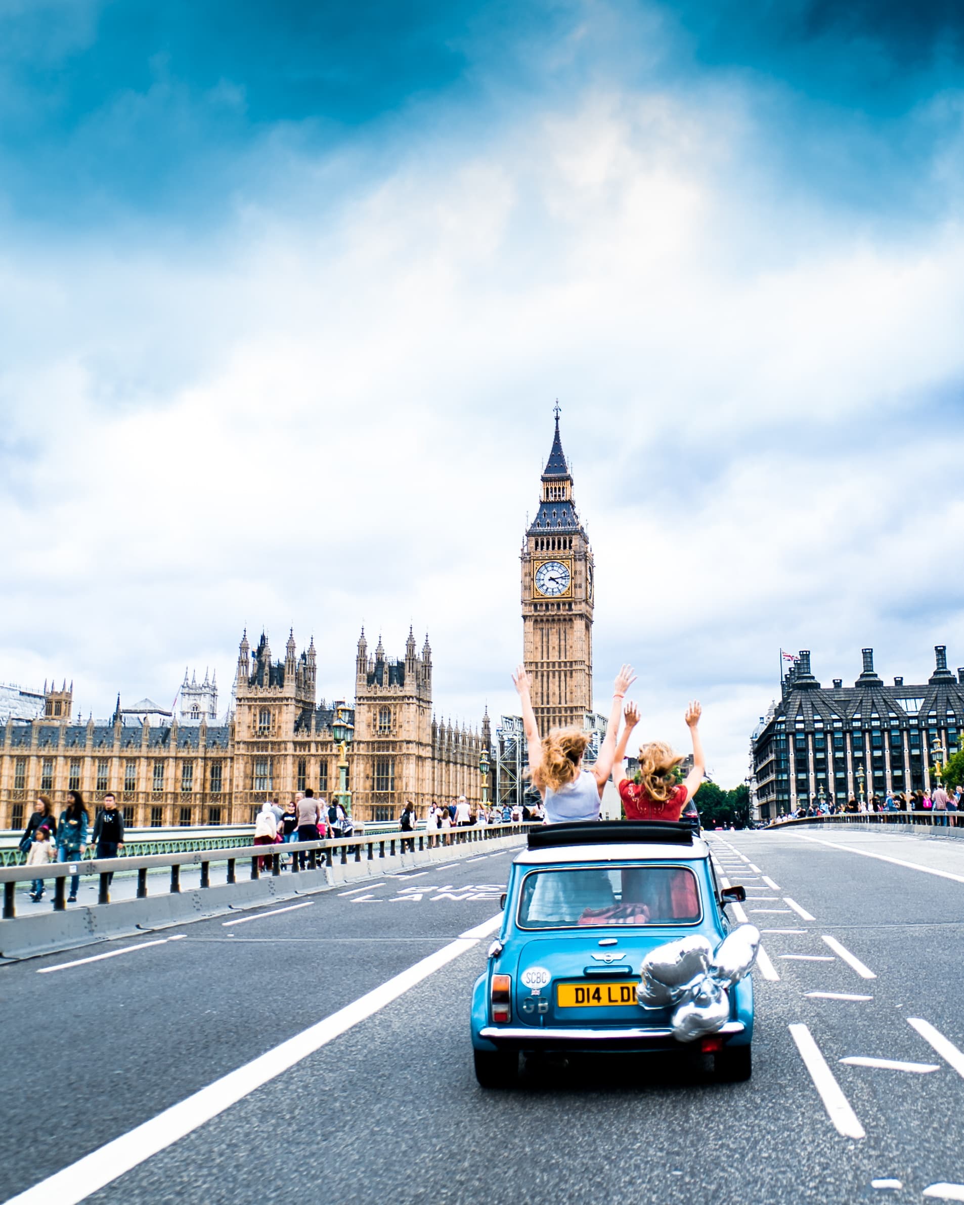 Mini Cooper Landmarks Tour: 90-Minute Sunroof Sightseeing Through Central London