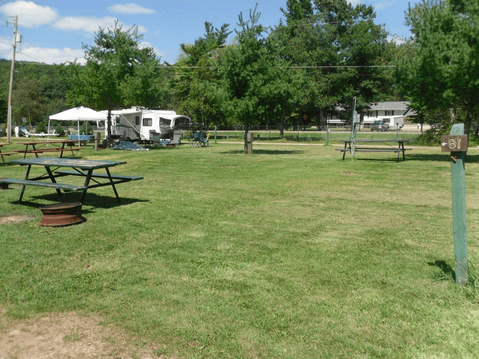 Spacious RV Sites 18-36ft in Iron Mountain, Michigan