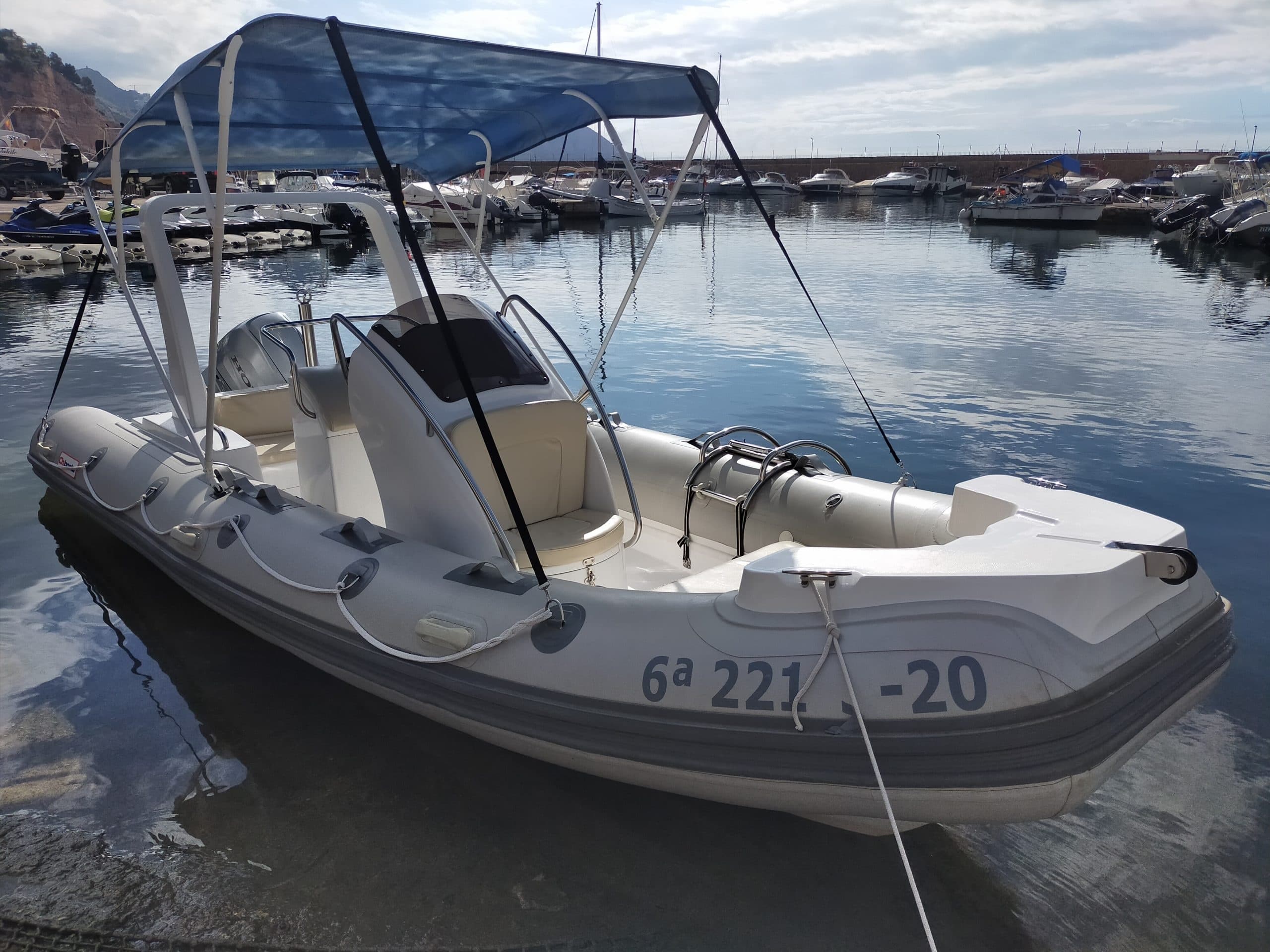 Race the Costa Blanca: Barco RIB 580 - 100CV RIB Rental from Altea