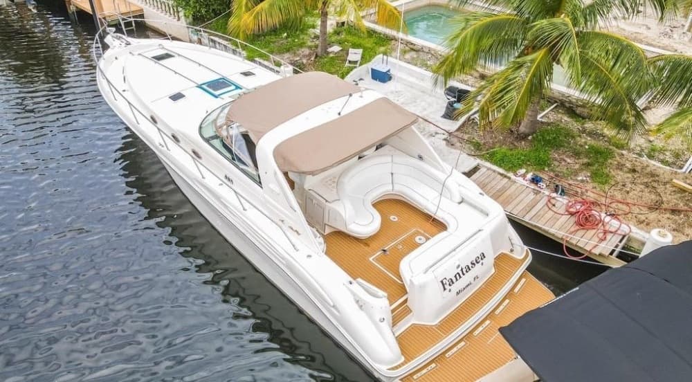 Luxury Yacht Charter in Biscayne Bay by 50 Fantasea