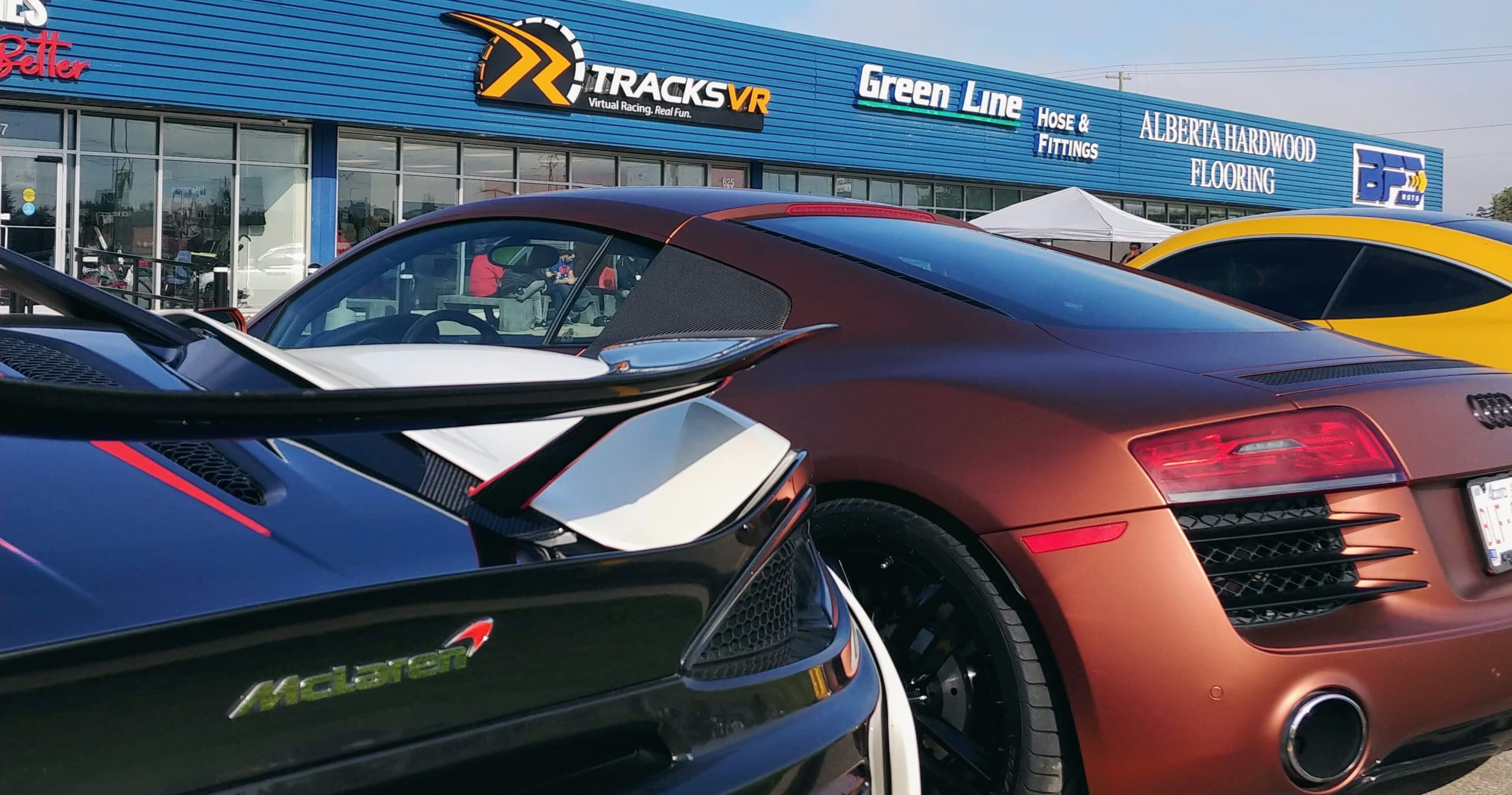Adrenaline-Pumping Race Experience at TracksVR Flat 60