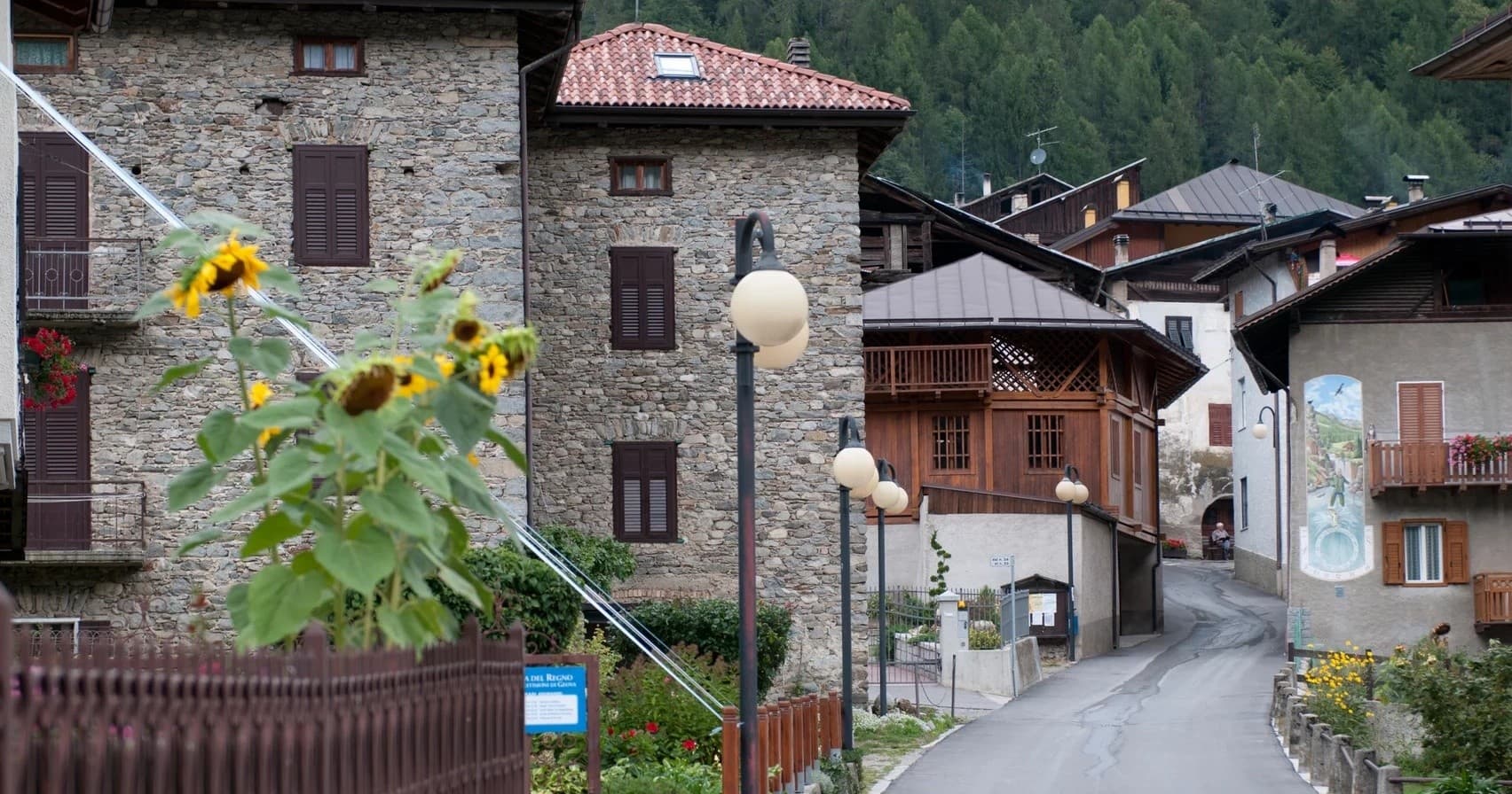 Sundial Walks in Monclassico with Azienda Turismo Val di Sole