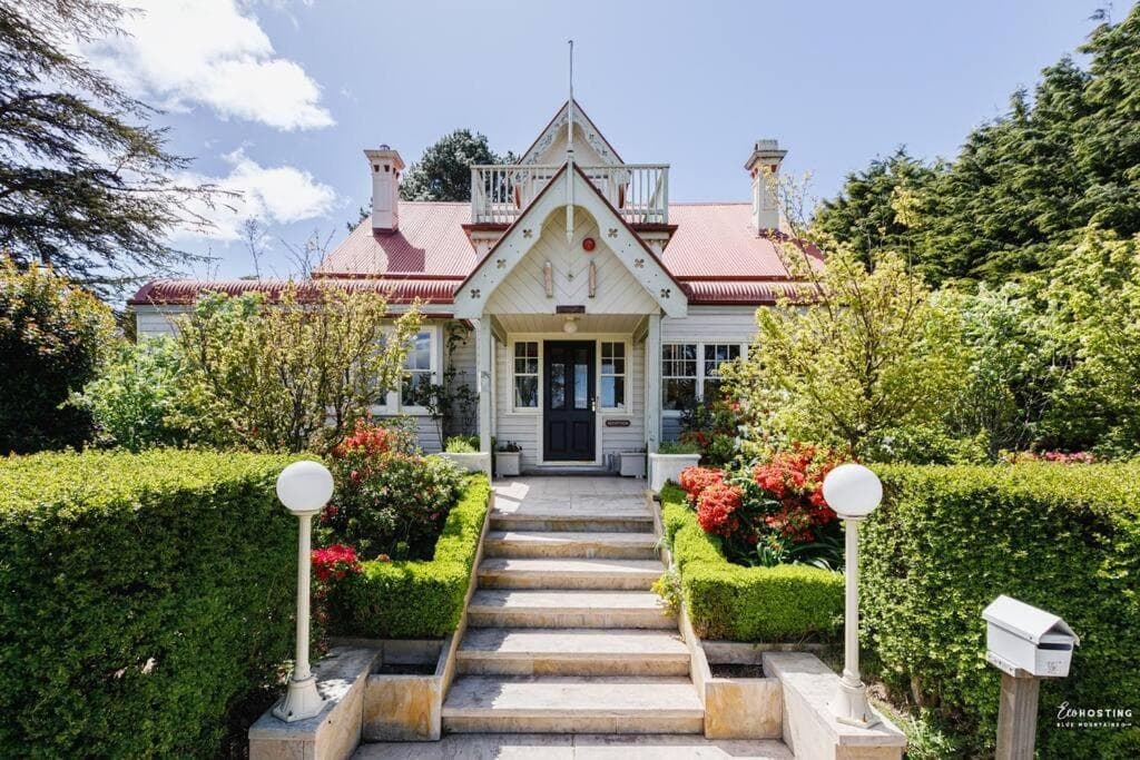 Land Adventures & Creative Retreat at Blue Mountains - Pittwater Eco Adventures