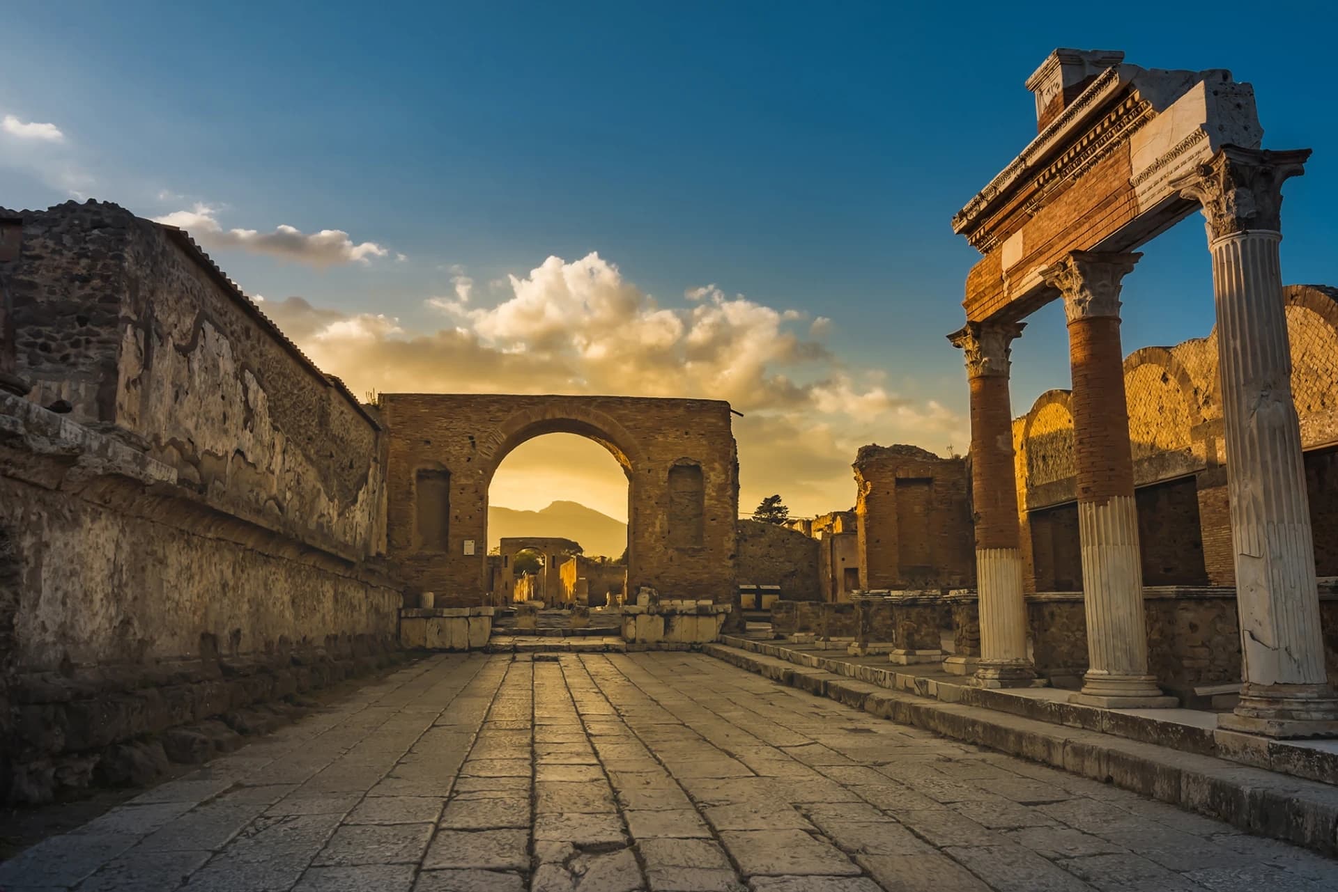 Pompeii & Sorrento Tours with MC Luxury Service