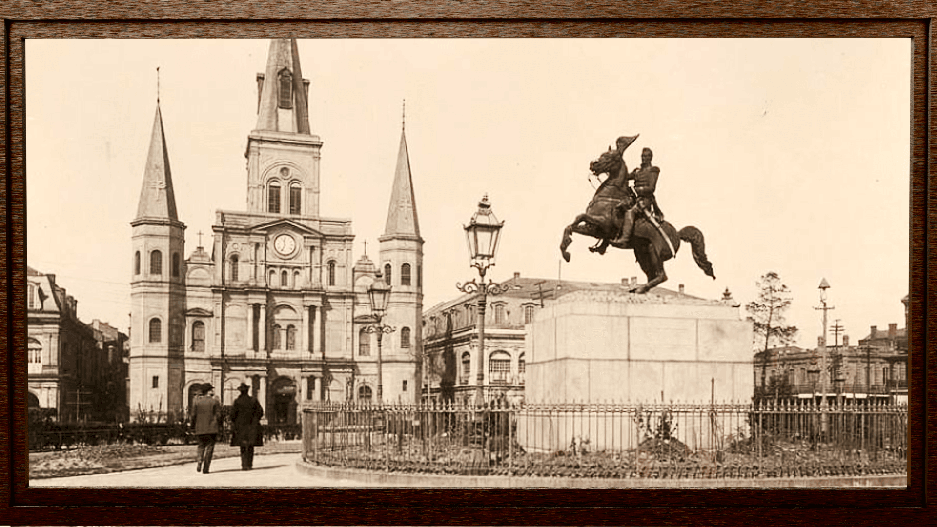 Historical Walking Tour of New Orleans by Witches Brew Tours