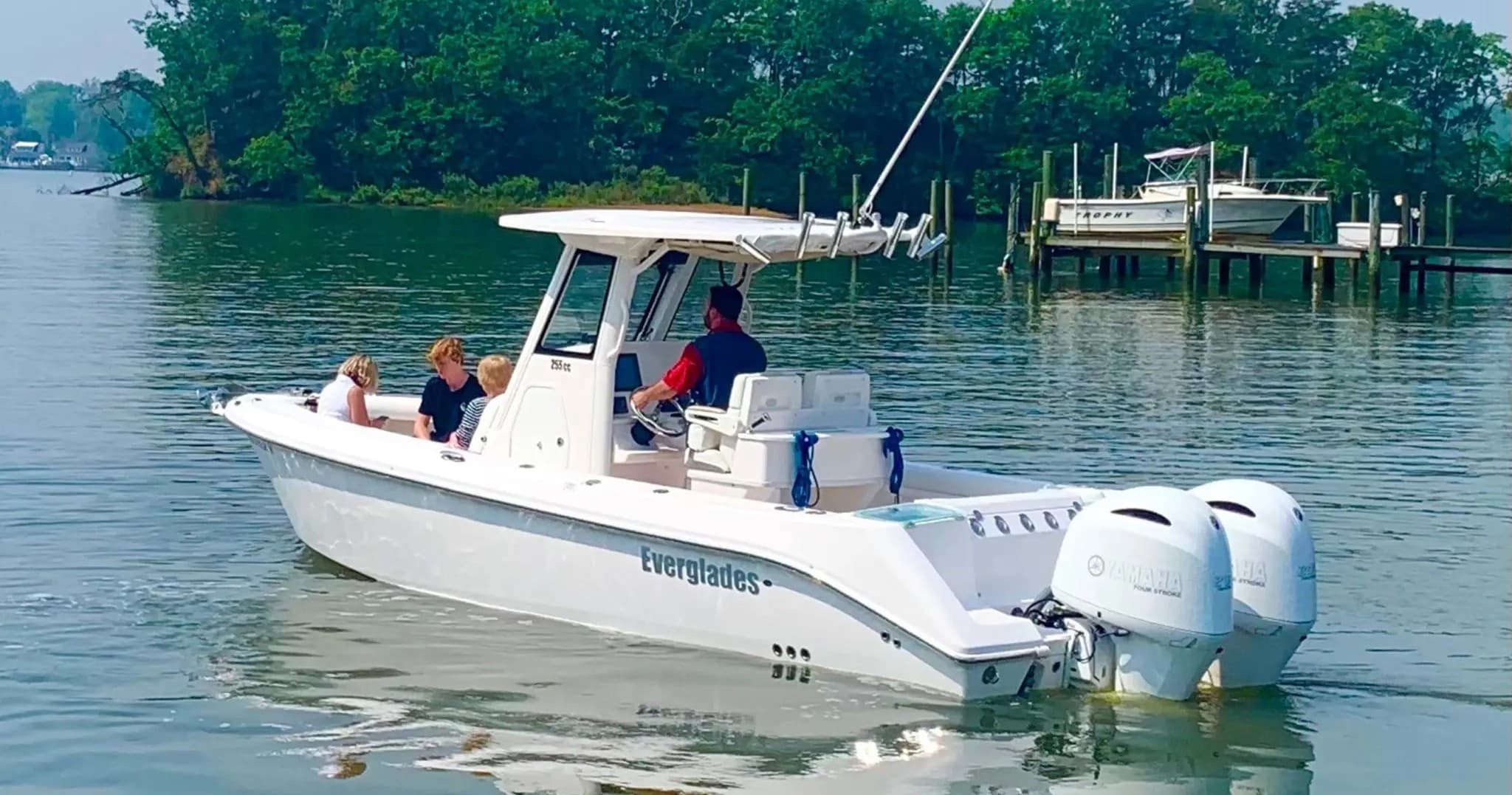 Explore the 26’ Everglades Boat Rental in Edgewater, MD