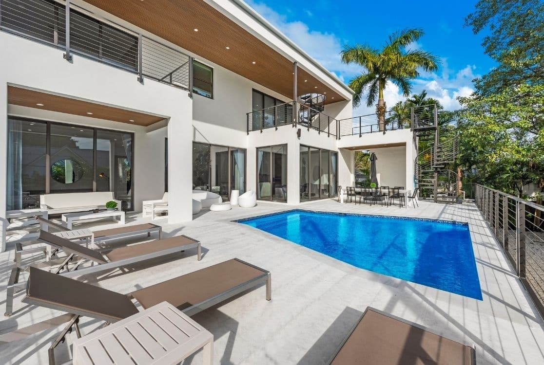 Villa Summercrest: Miami Shores Luxury Villa with Rooftop Deck and Heated Pool